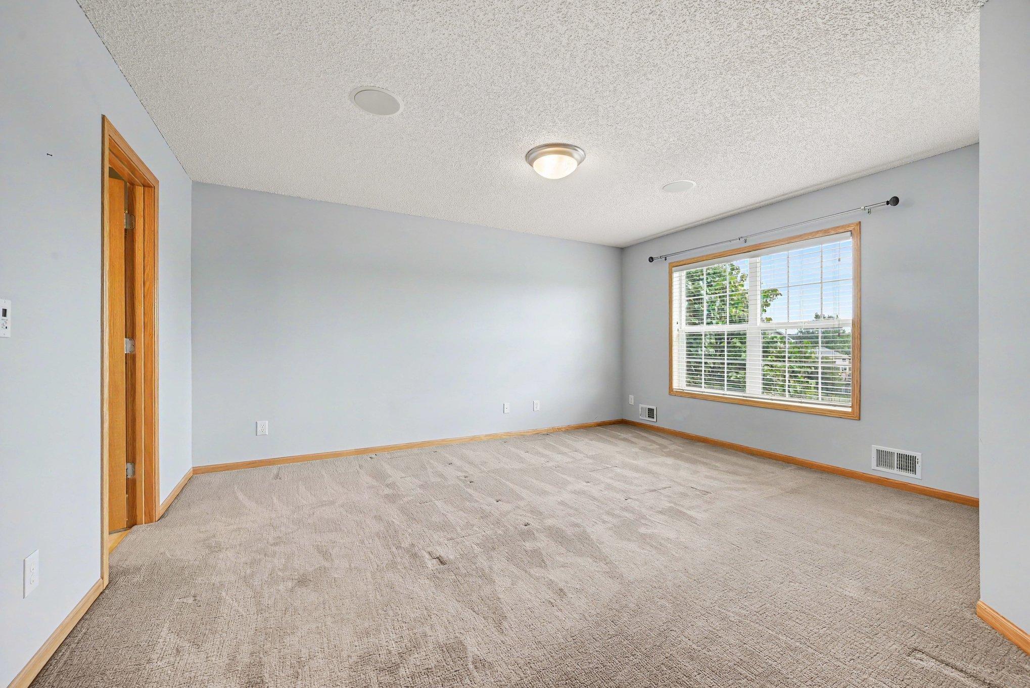 6034 Summit Curve S Property Photo 17