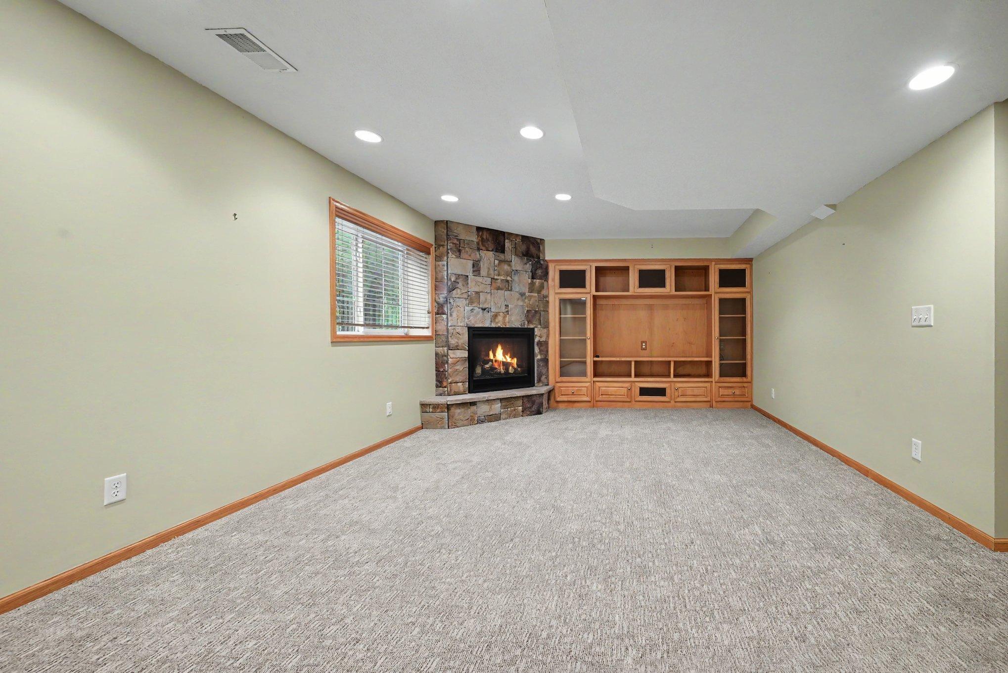 6034 Summit Curve S Property Photo 31
