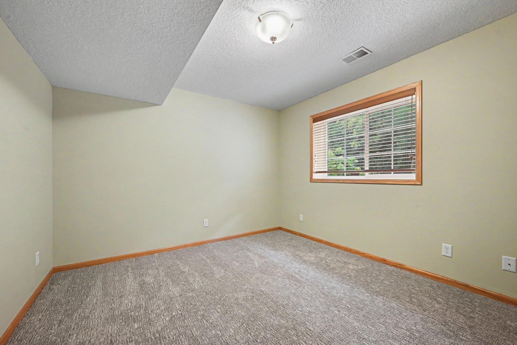 6034 Summit Curve S Property Photo 37