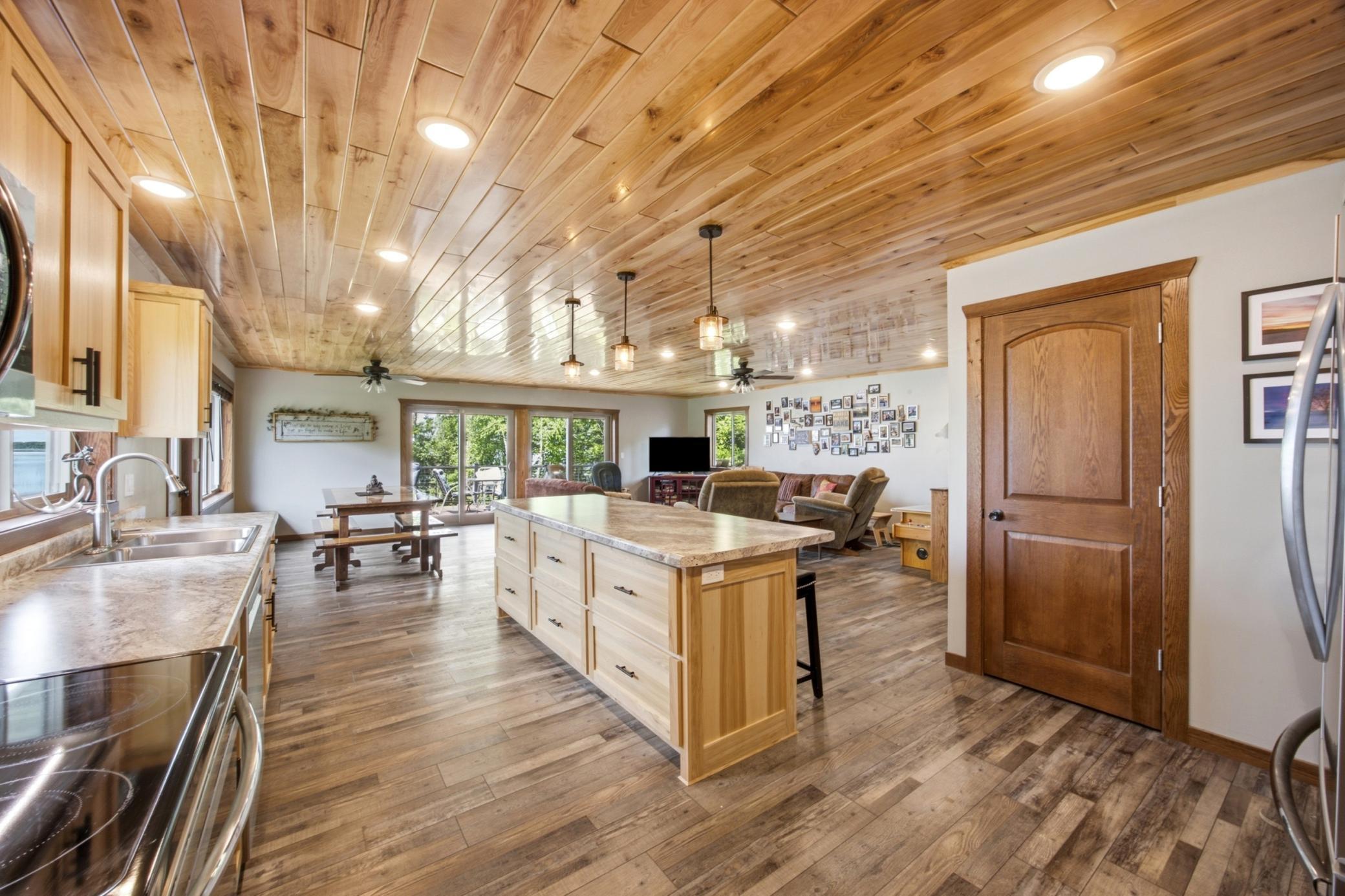 46824 Foss Road Property Photo 8