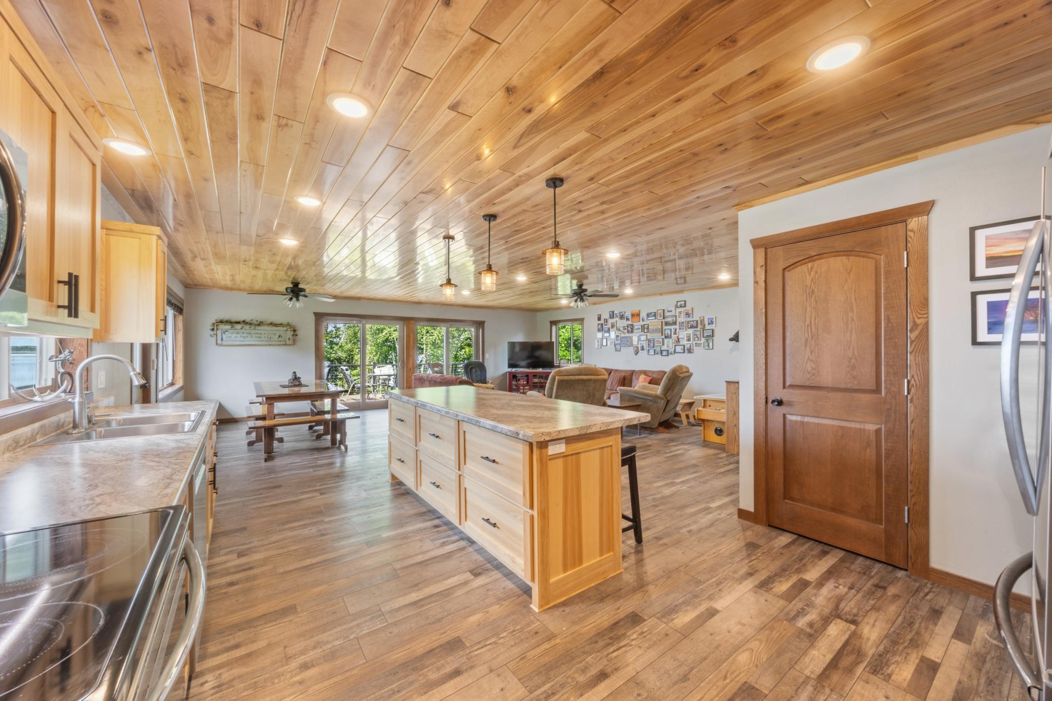 46824 Foss Road Property Photo 9