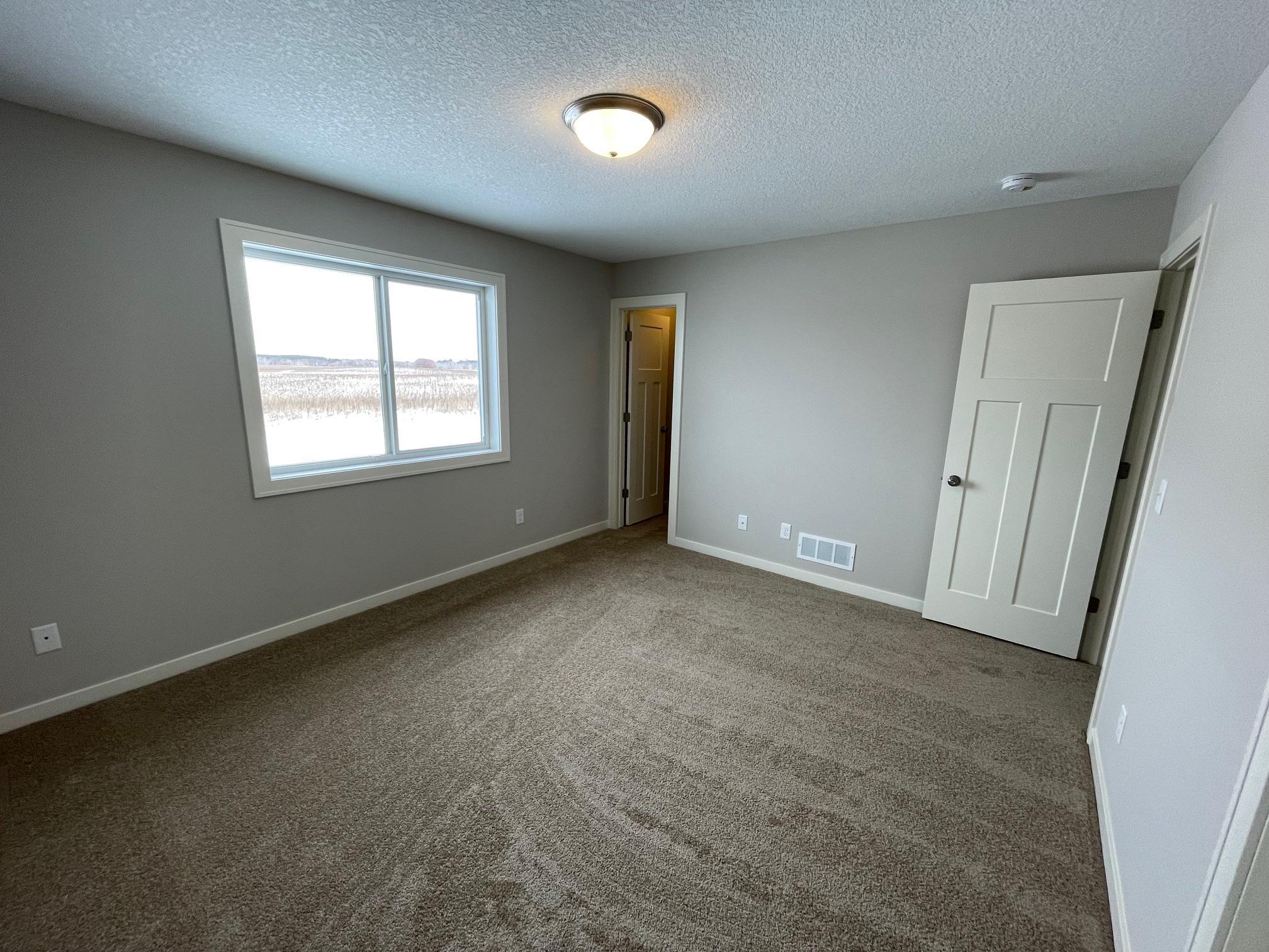 3423 Maple Drive S Property Photo 9