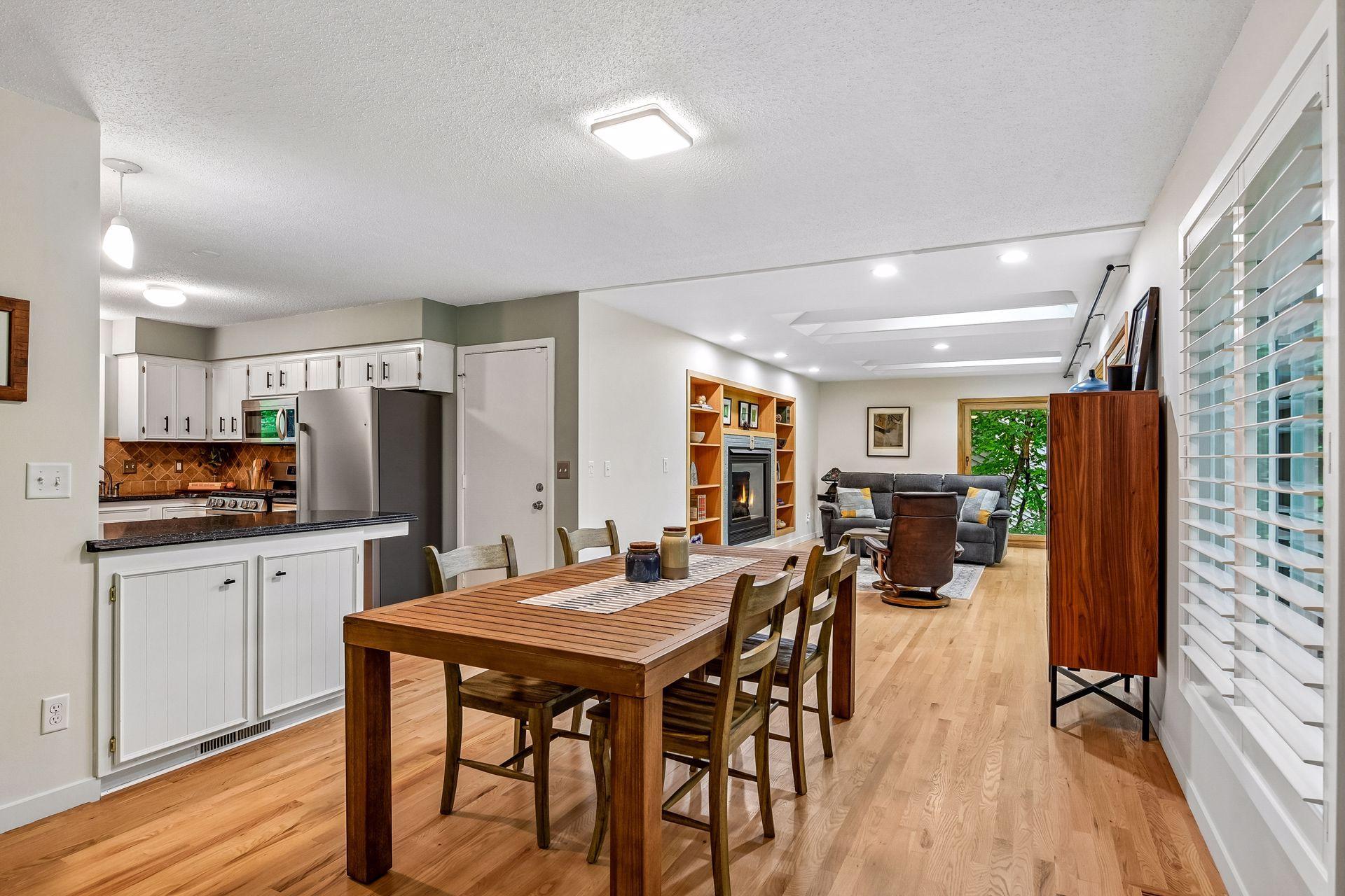 8756 Walton Oaks Drive Property Photo 12