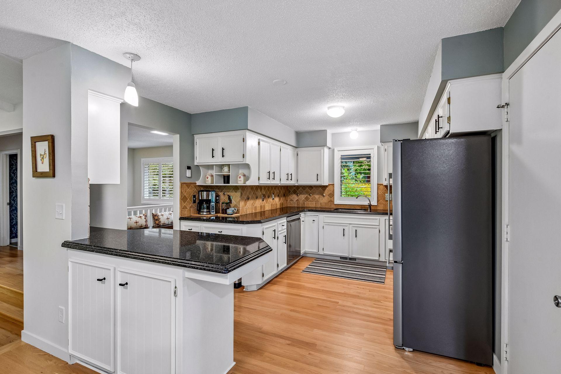 8756 Walton Oaks Drive Property Photo 17