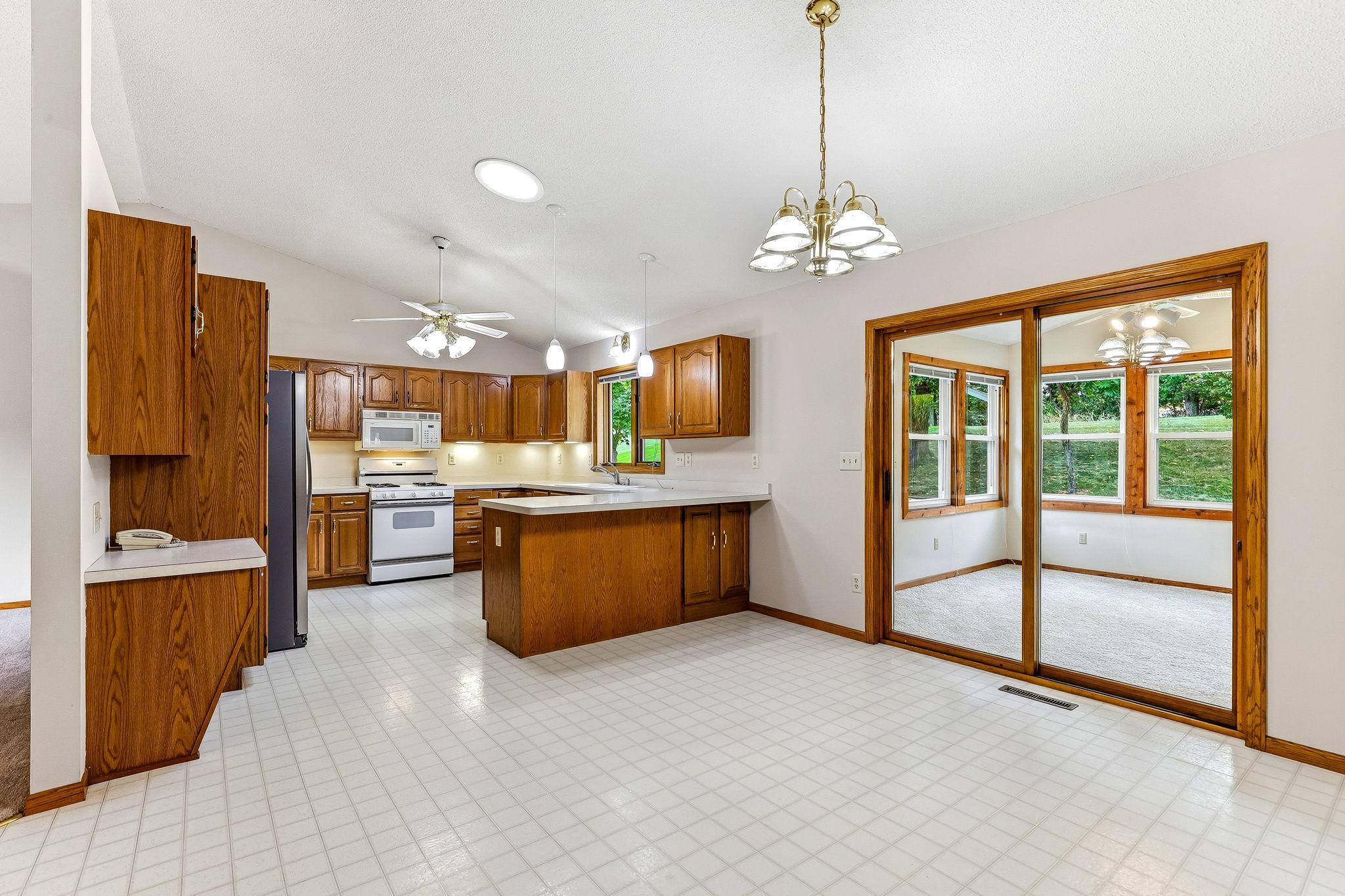 4916 Helmo Avenue N Property Photo 10