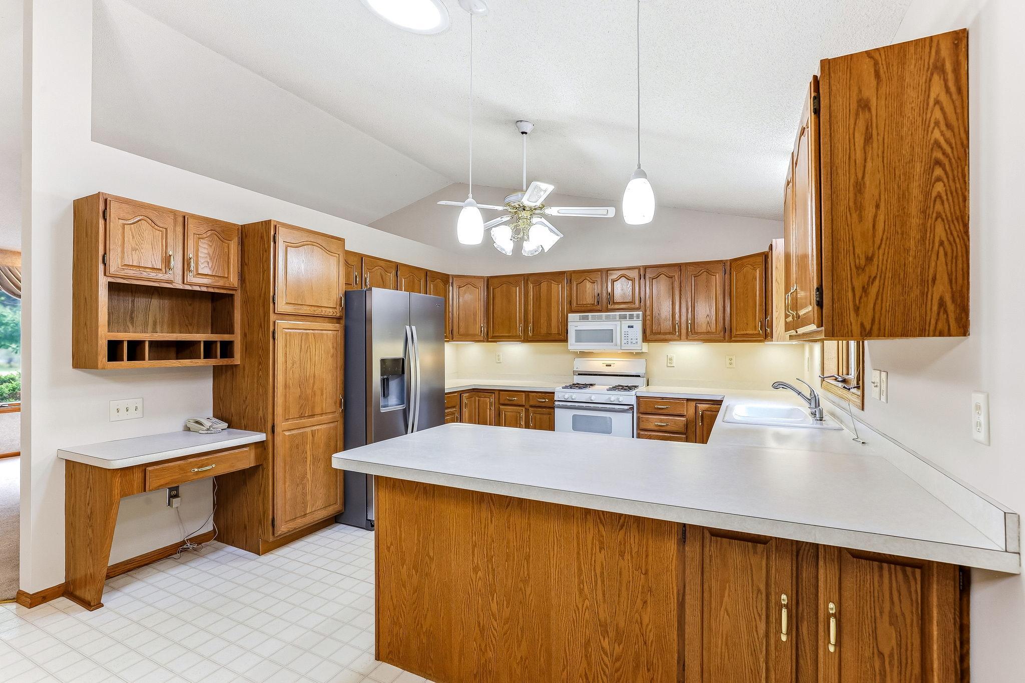 4916 Helmo Avenue N Property Photo 12