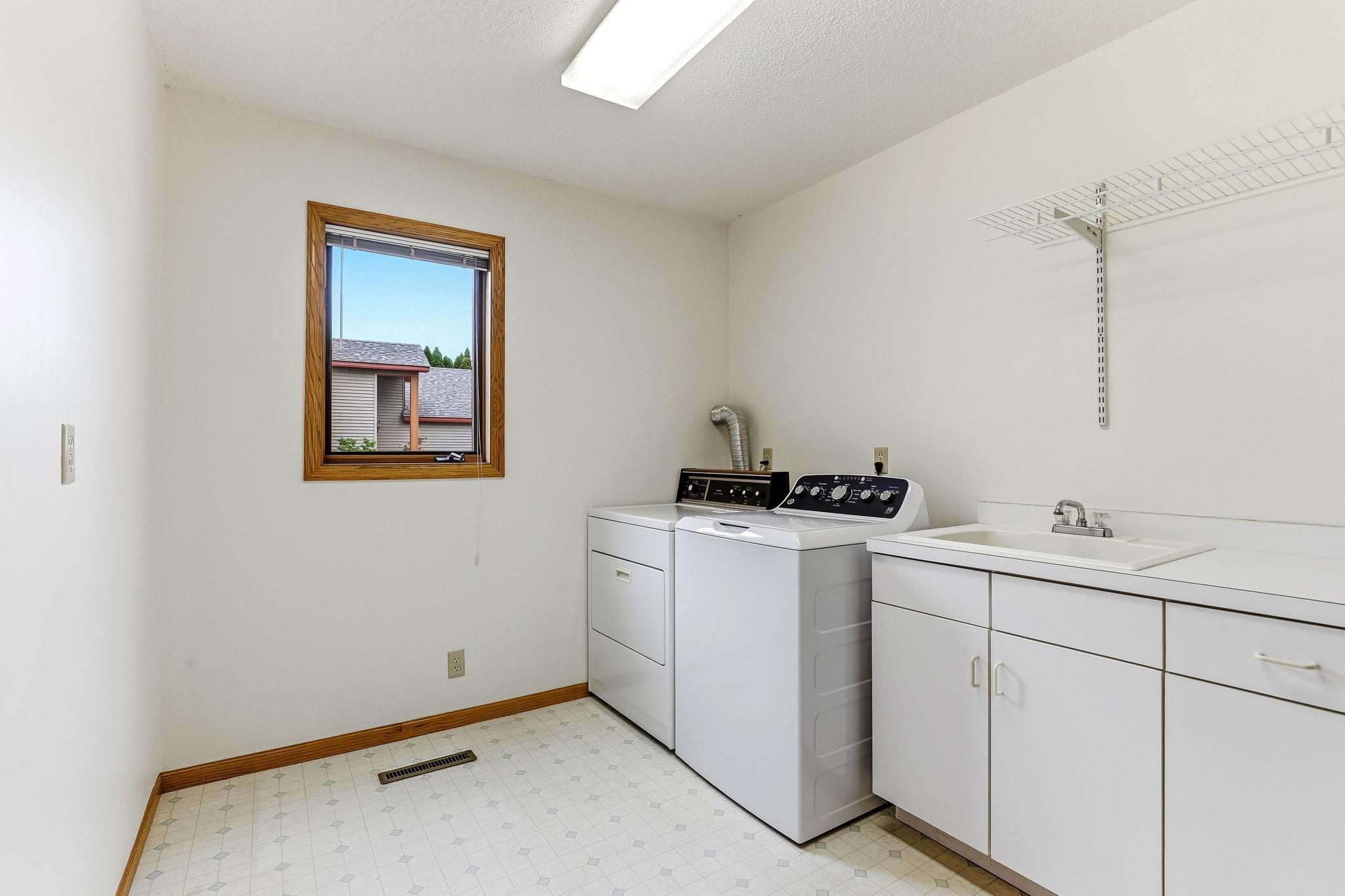 4916 Helmo Avenue N Property Photo 21