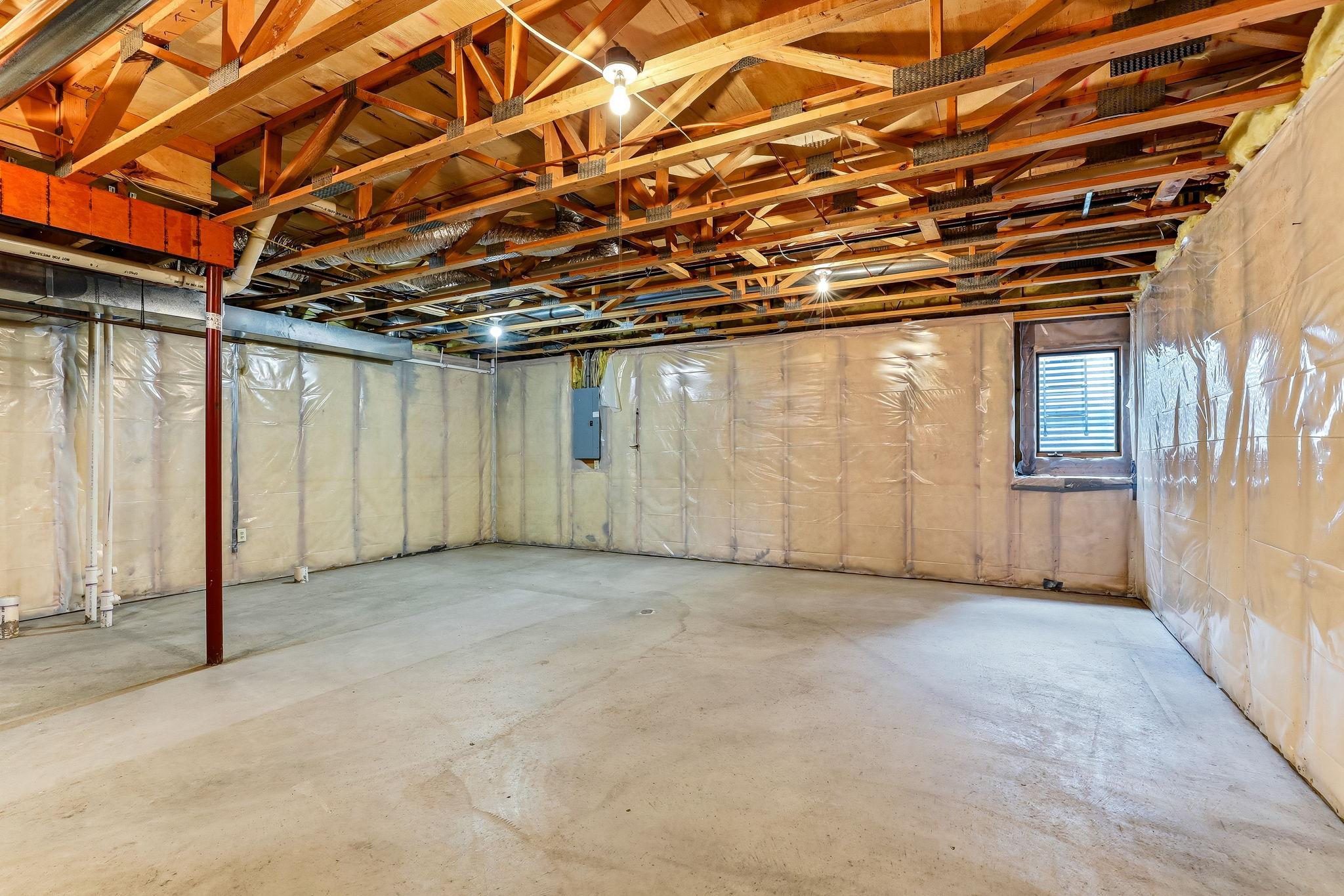 4916 Helmo Avenue N Property Photo 36