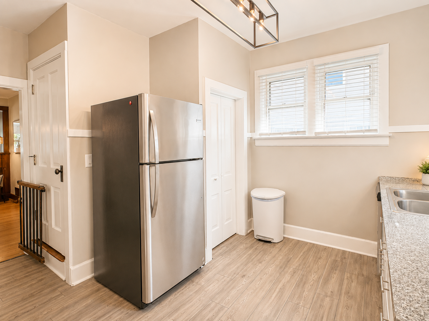 673 Johnson Street Property Photo 11