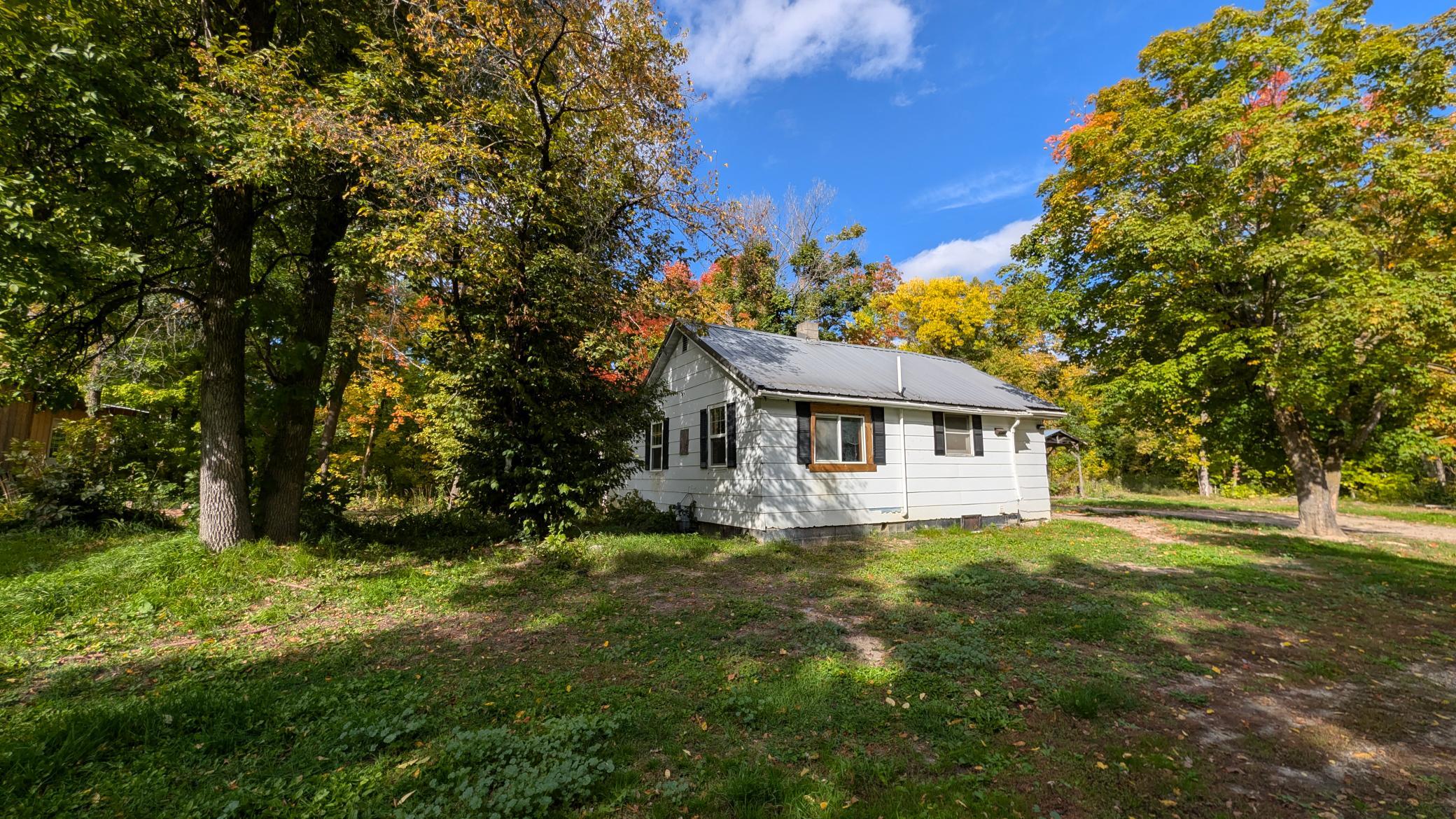 15890 390th Street Property Photo 2