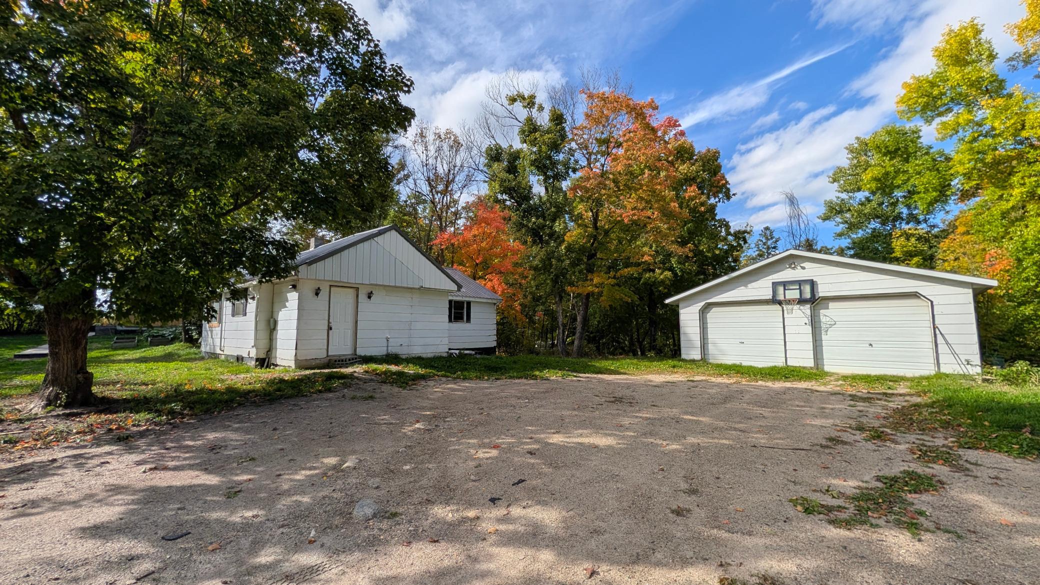 15890 390th Street Property Photo 3