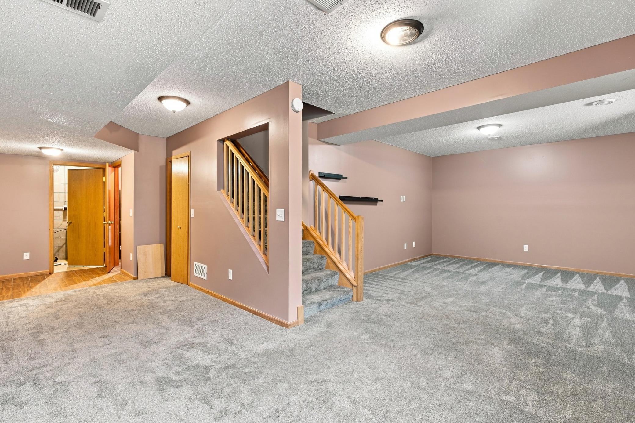 8605 Tessman Circle N Property Photo 11