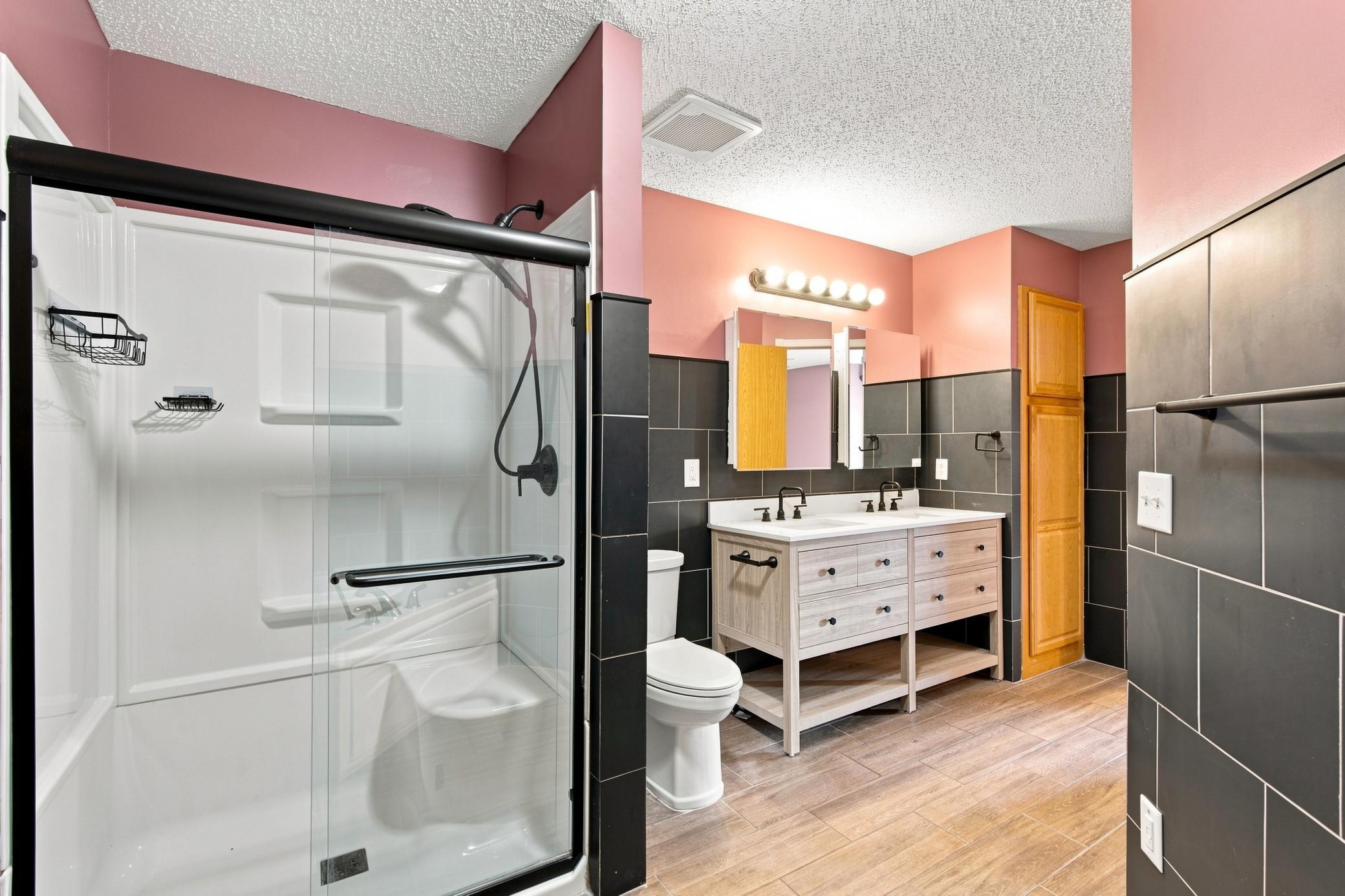 8605 Tessman Circle N Property Photo 15