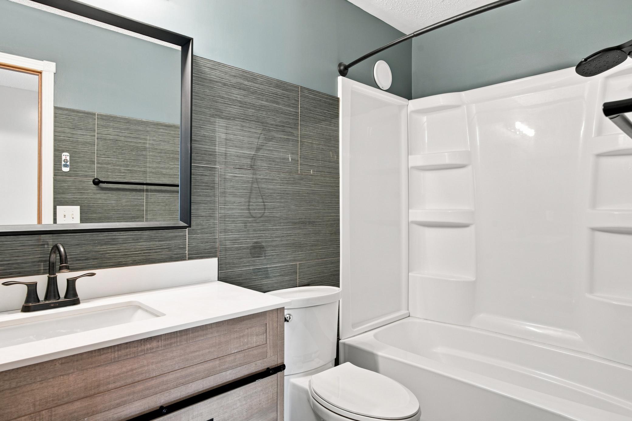 8605 Tessman Circle N Property Photo 17