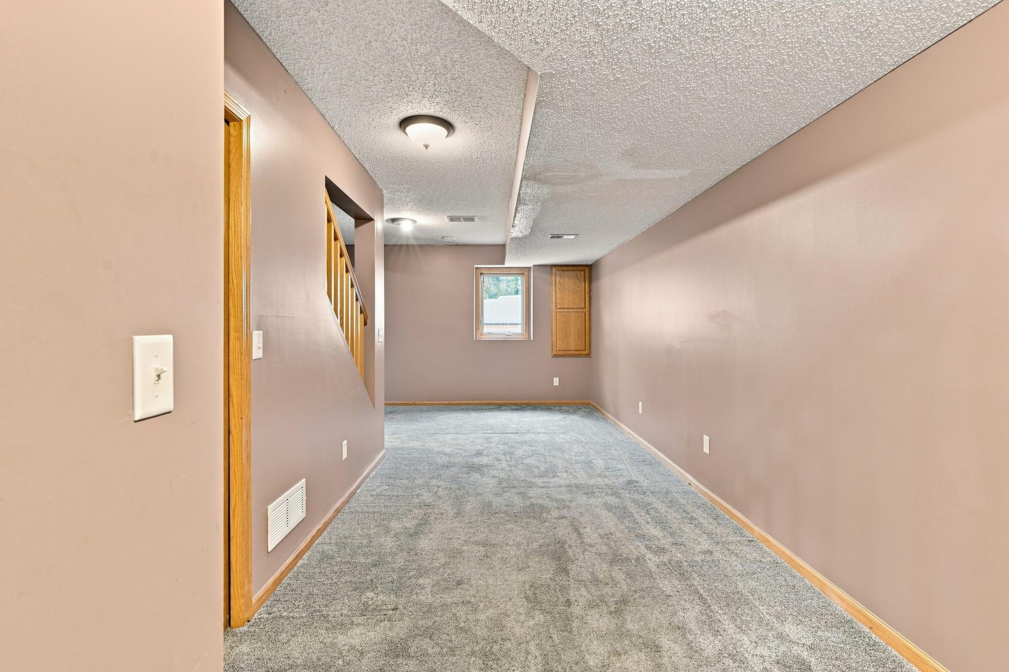 8605 Tessman Circle N Property Photo 18