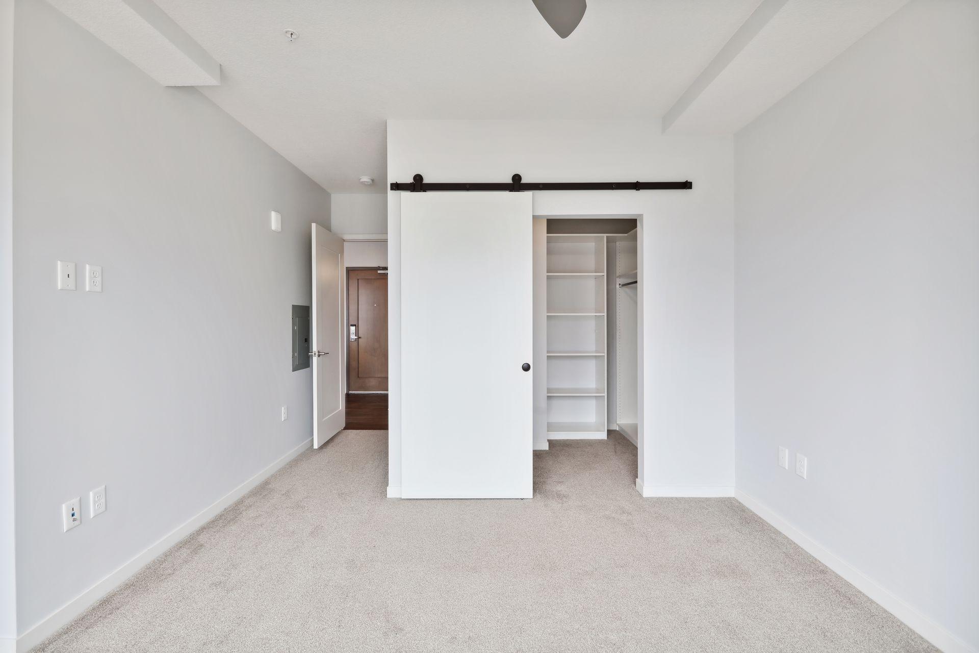 811 Washington Avenue S 1410 Property Photo 12