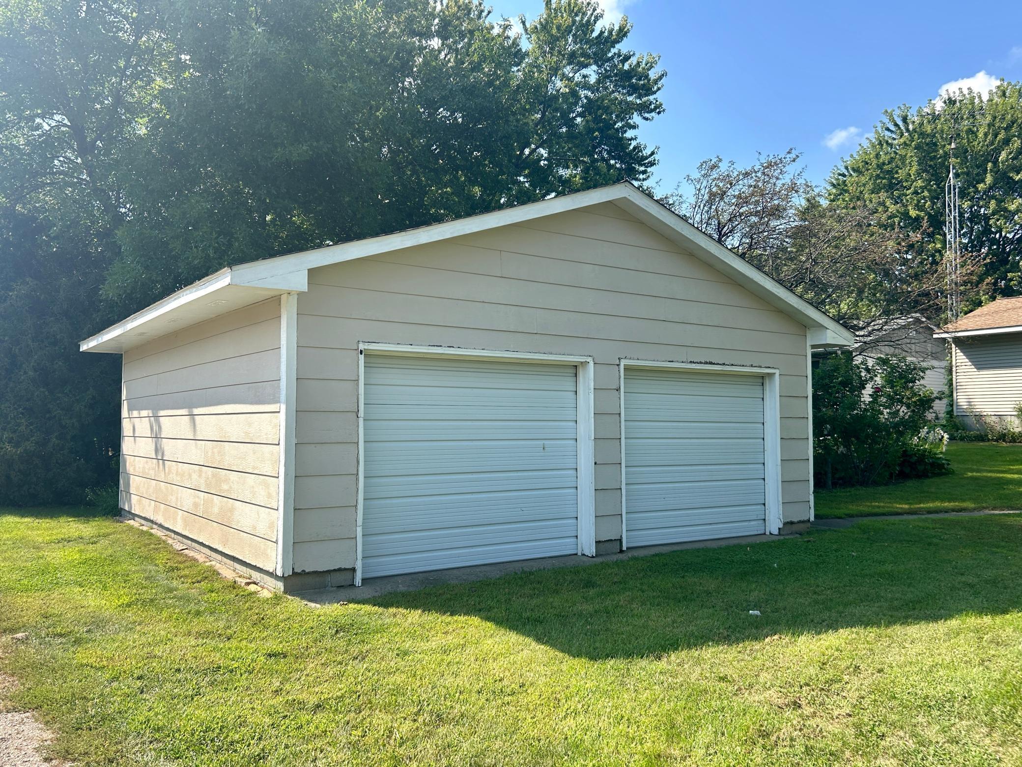 913 High Avenue Property Photo 4