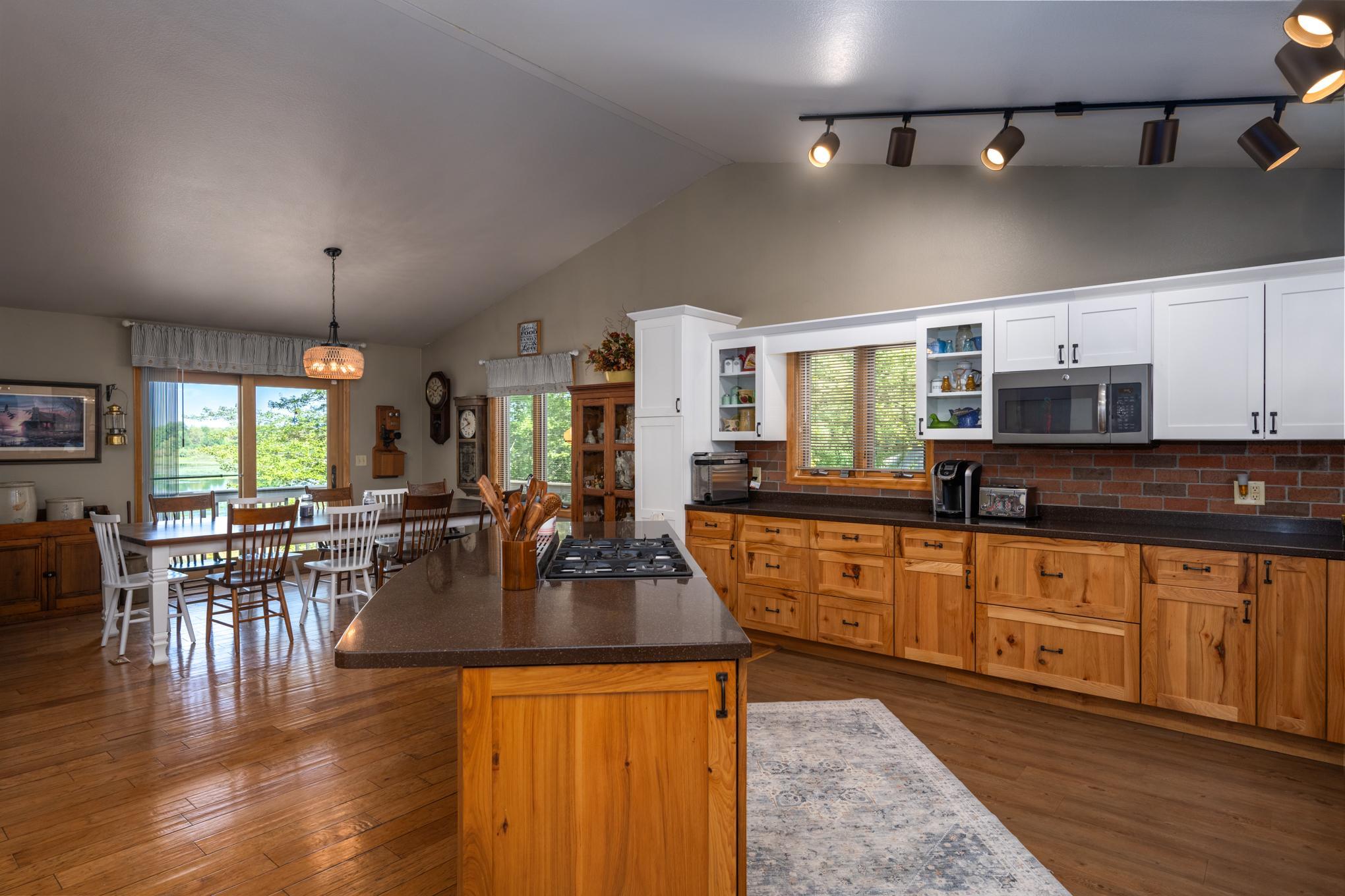 1855 160th Street Property Photo 7