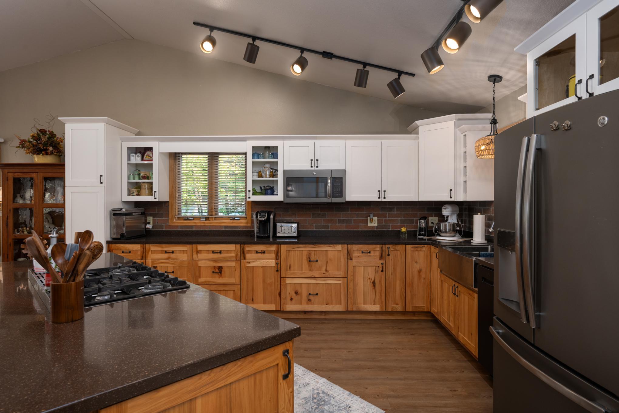 1855 160th Street Property Photo 8