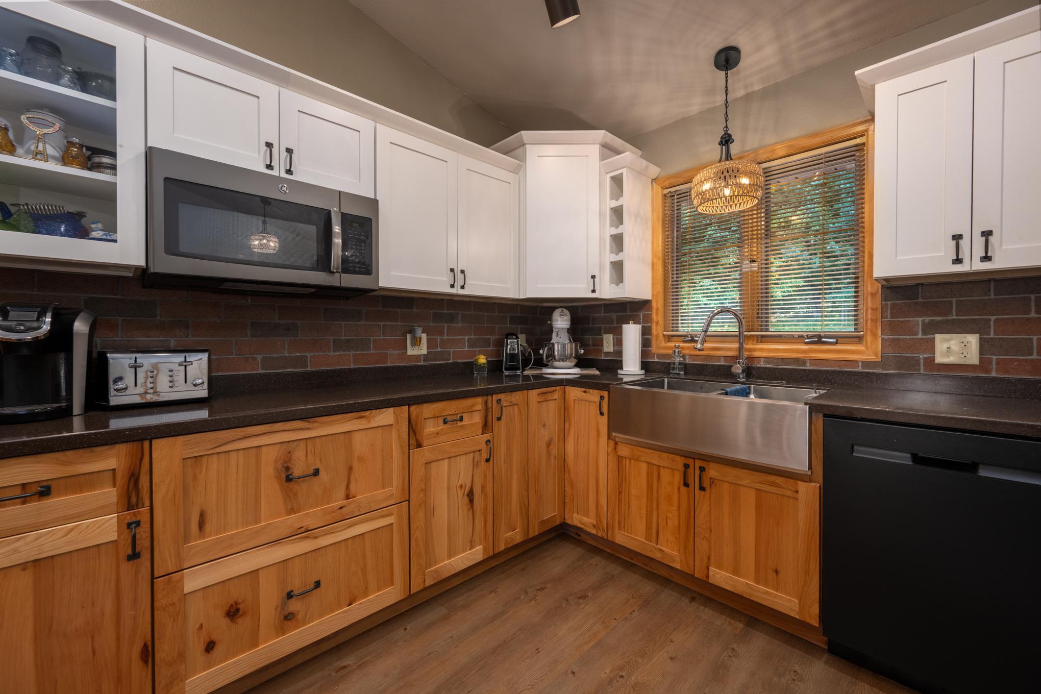 1855 160th Street Property Photo 9
