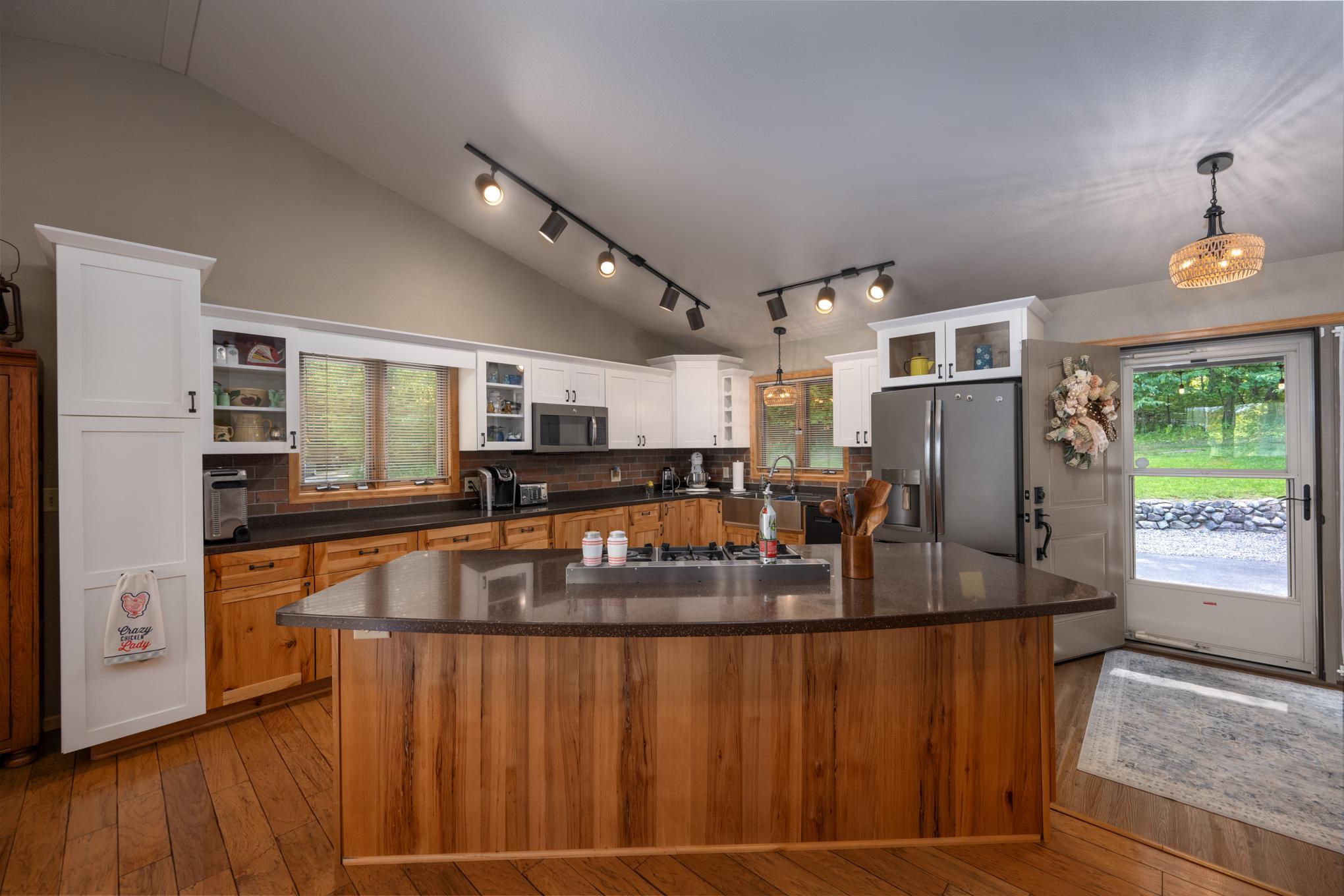 1855 160th Street Property Photo 10