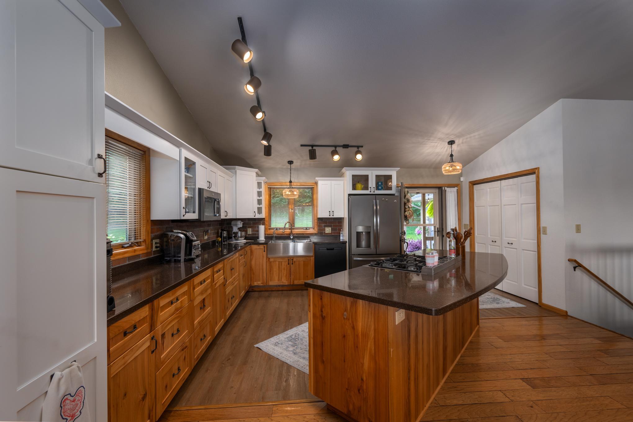 1855 160th Street Property Photo 11