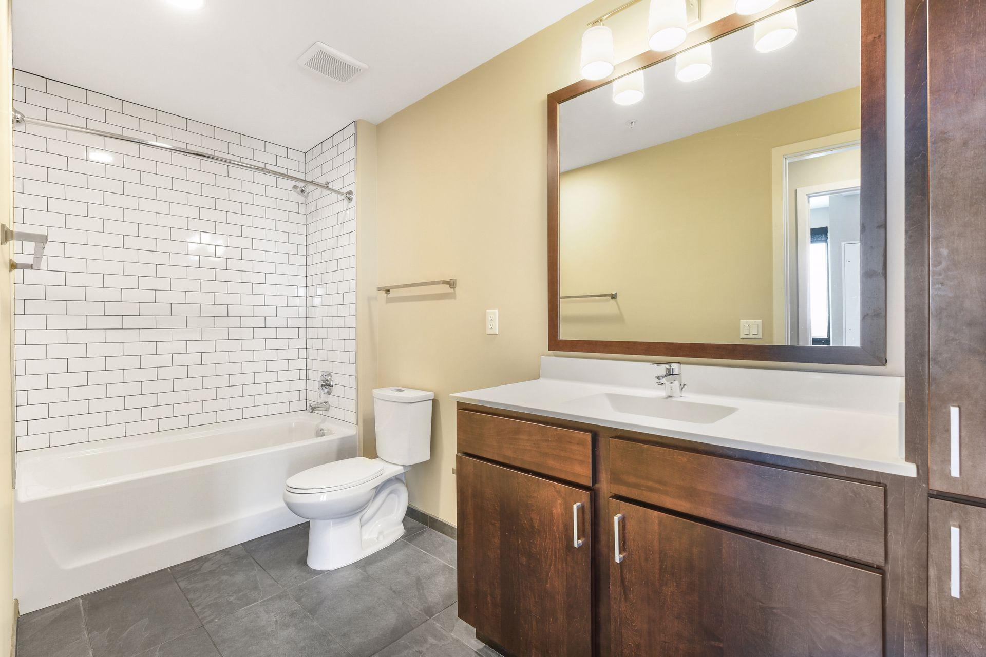 811 Washington Avenue S 803 Property Photo 12