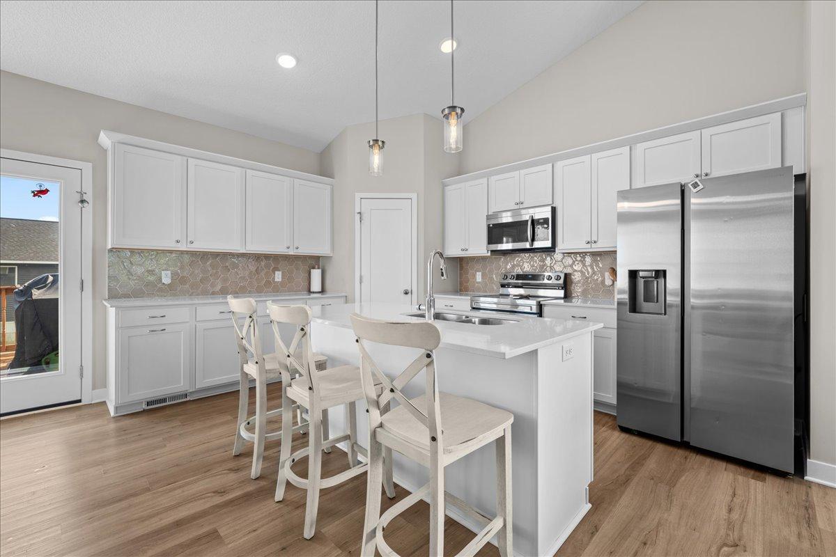 1238 Compton Avenue Property Photo 10