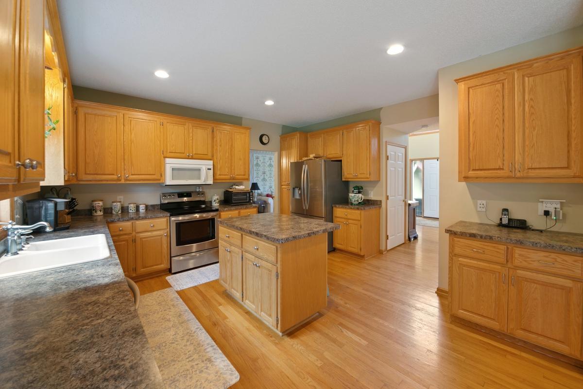 13200 Crolly Path Property Photo 8