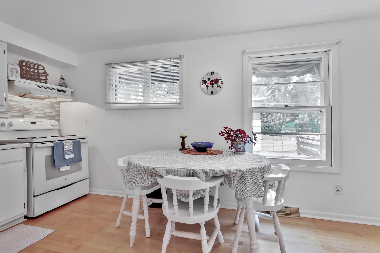 4781 Aberdeen Road Property Photo 3