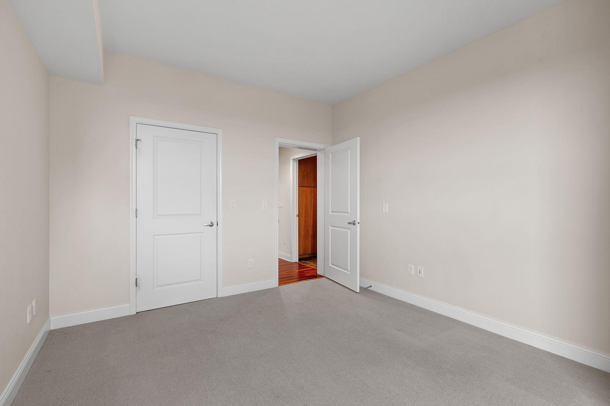 100 3rd Avenue S 1403 Property Photo 17