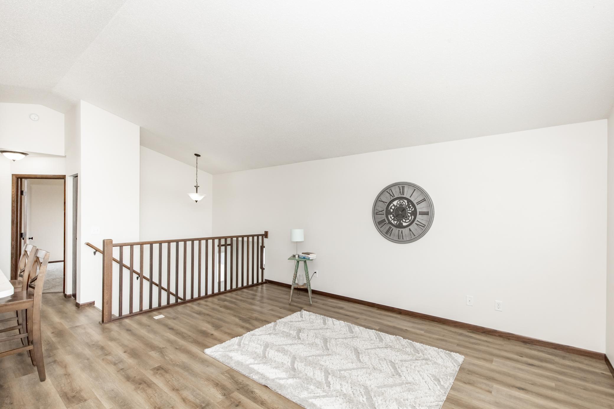 613 5th Street E Property Photo 7
