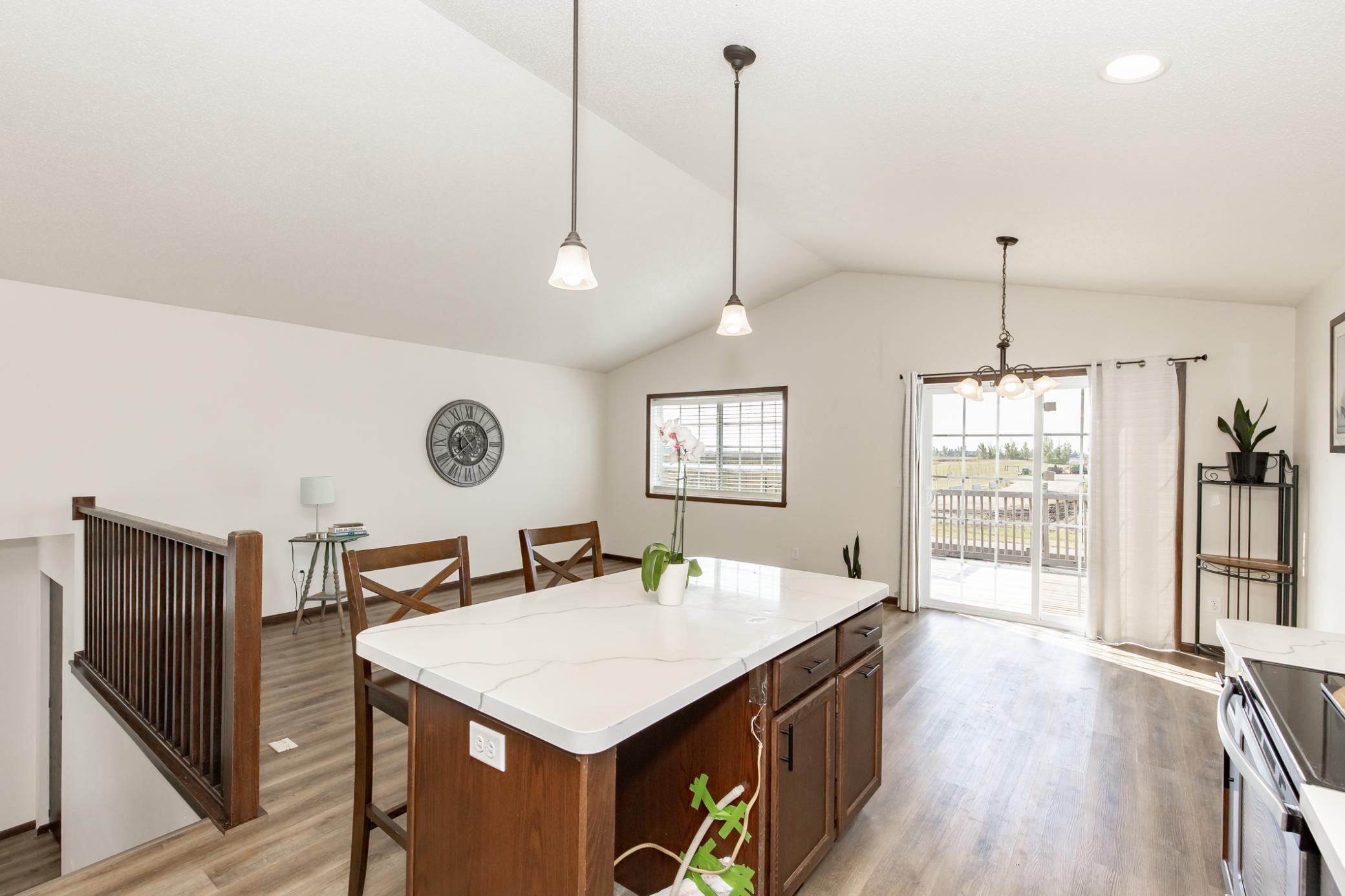 613 5th Street E Property Photo 11
