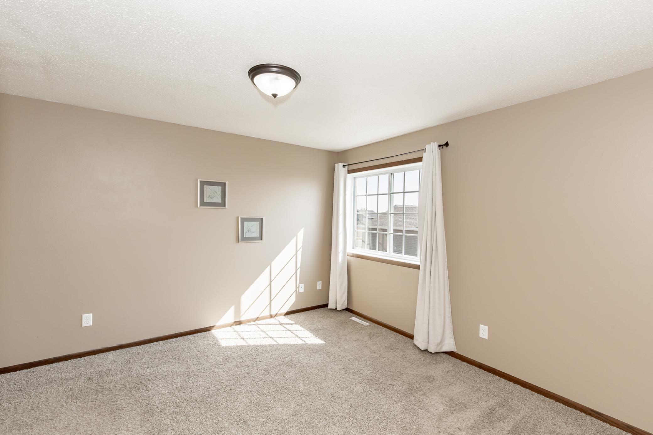 613 5th Street E Property Photo 15