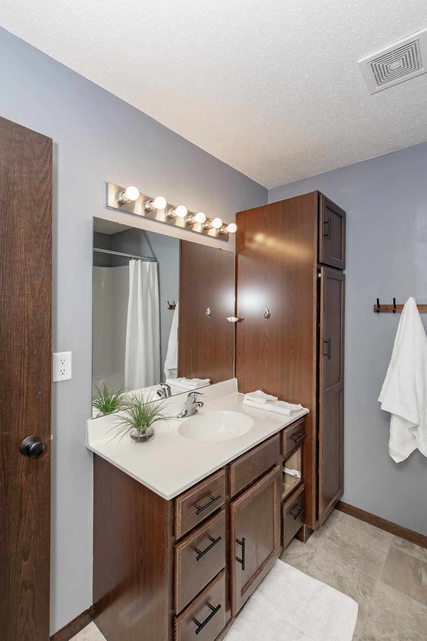 613 5th Street E Property Photo 20