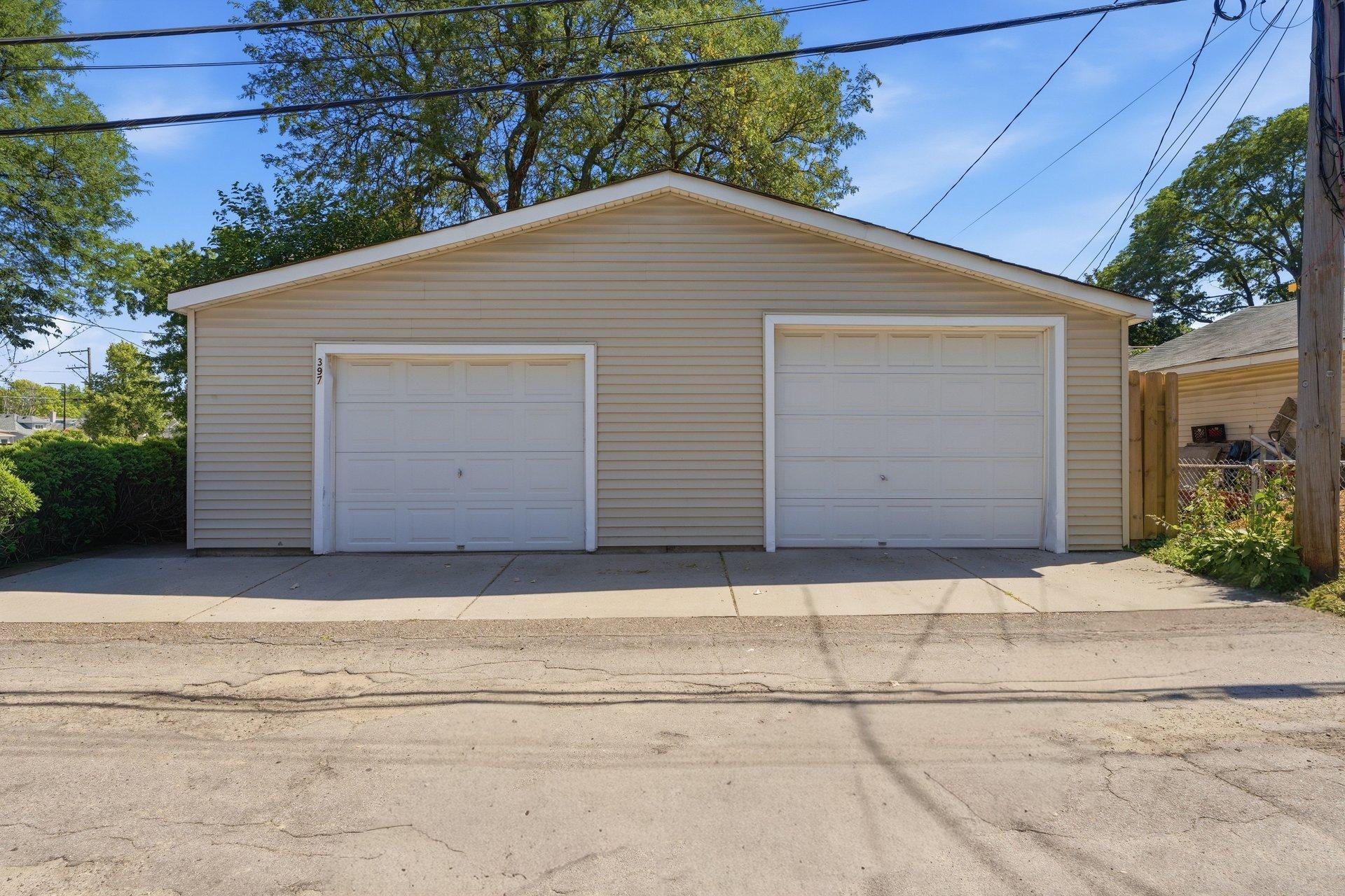 397 Thomas Avenue Property Photo 4
