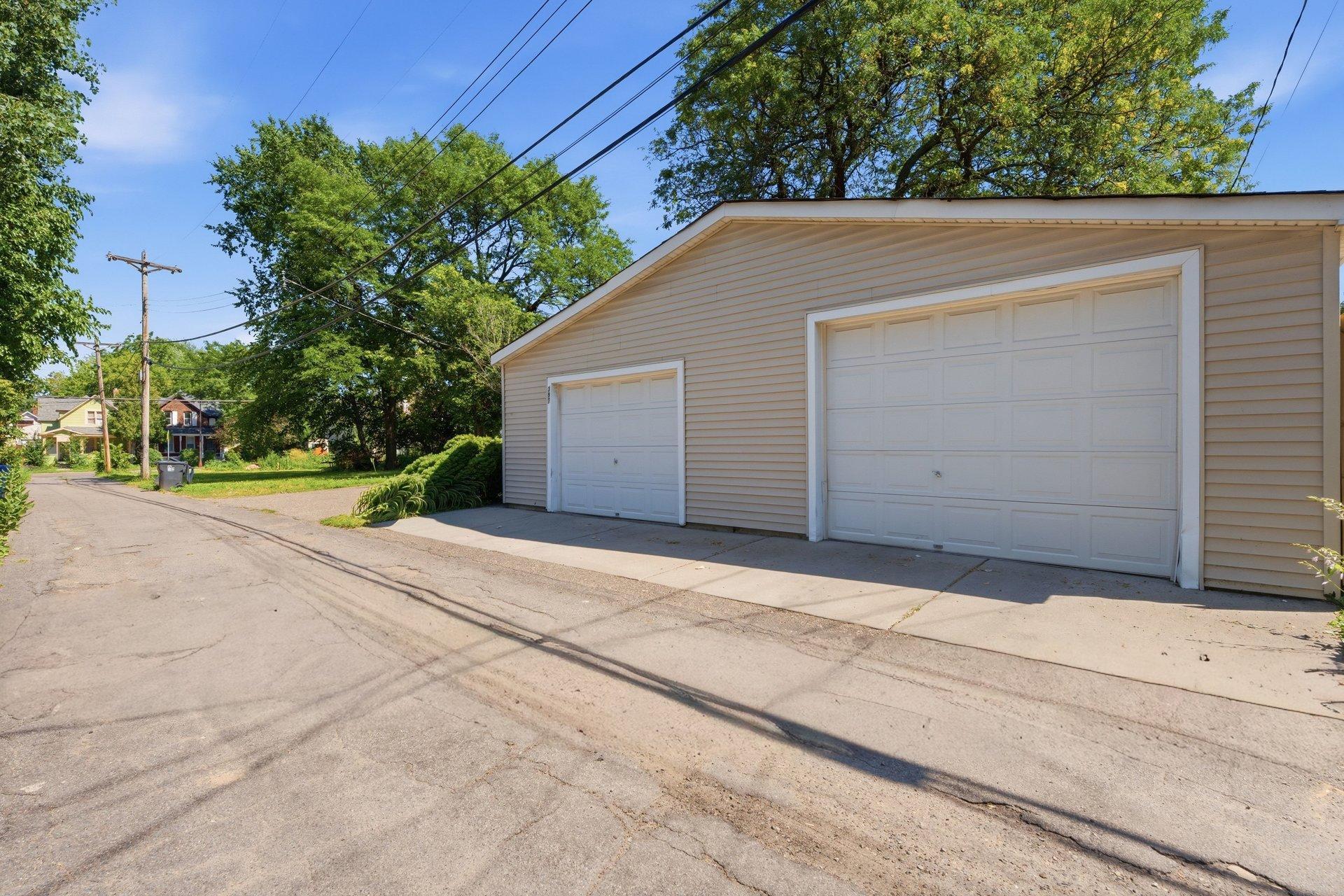 397 Thomas Avenue Property Photo 5