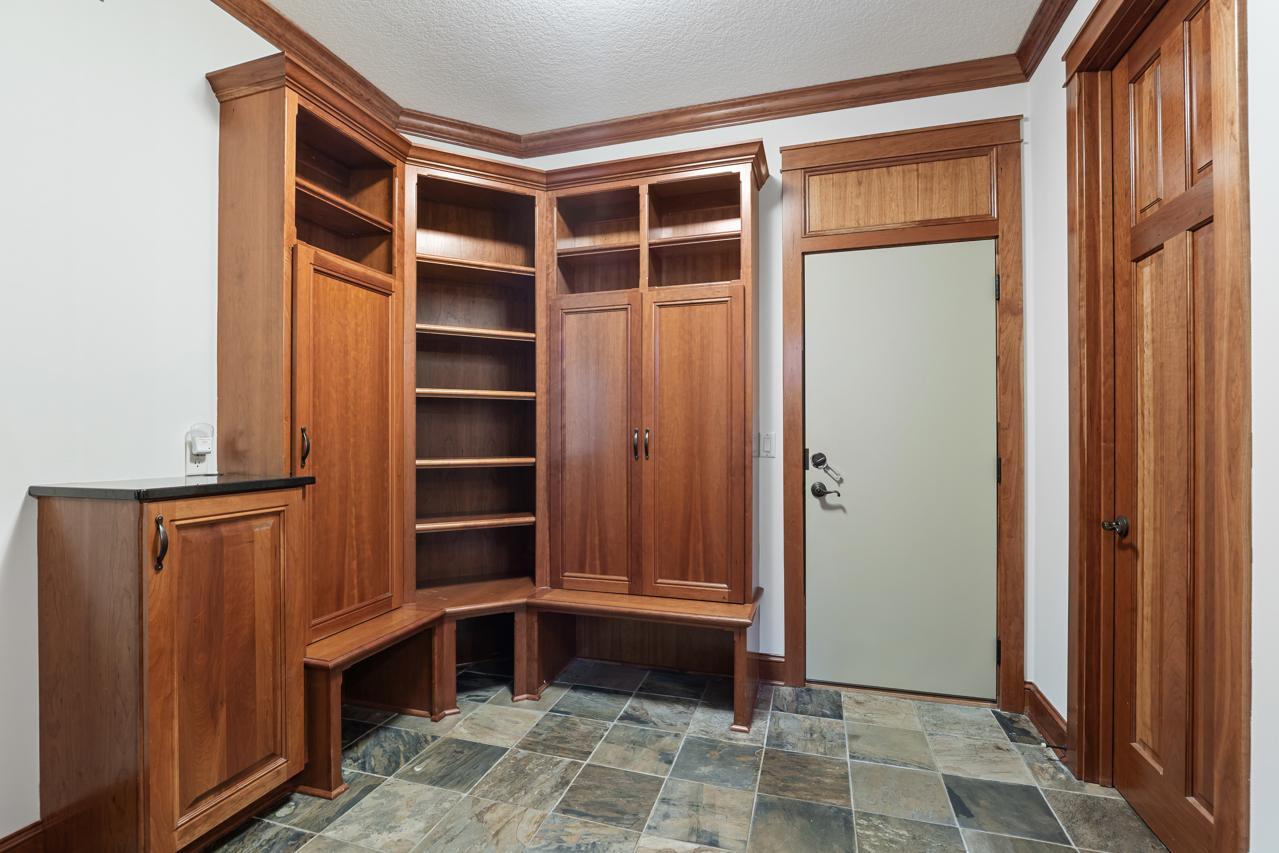 2180 Crestview Drive Property Photo 21