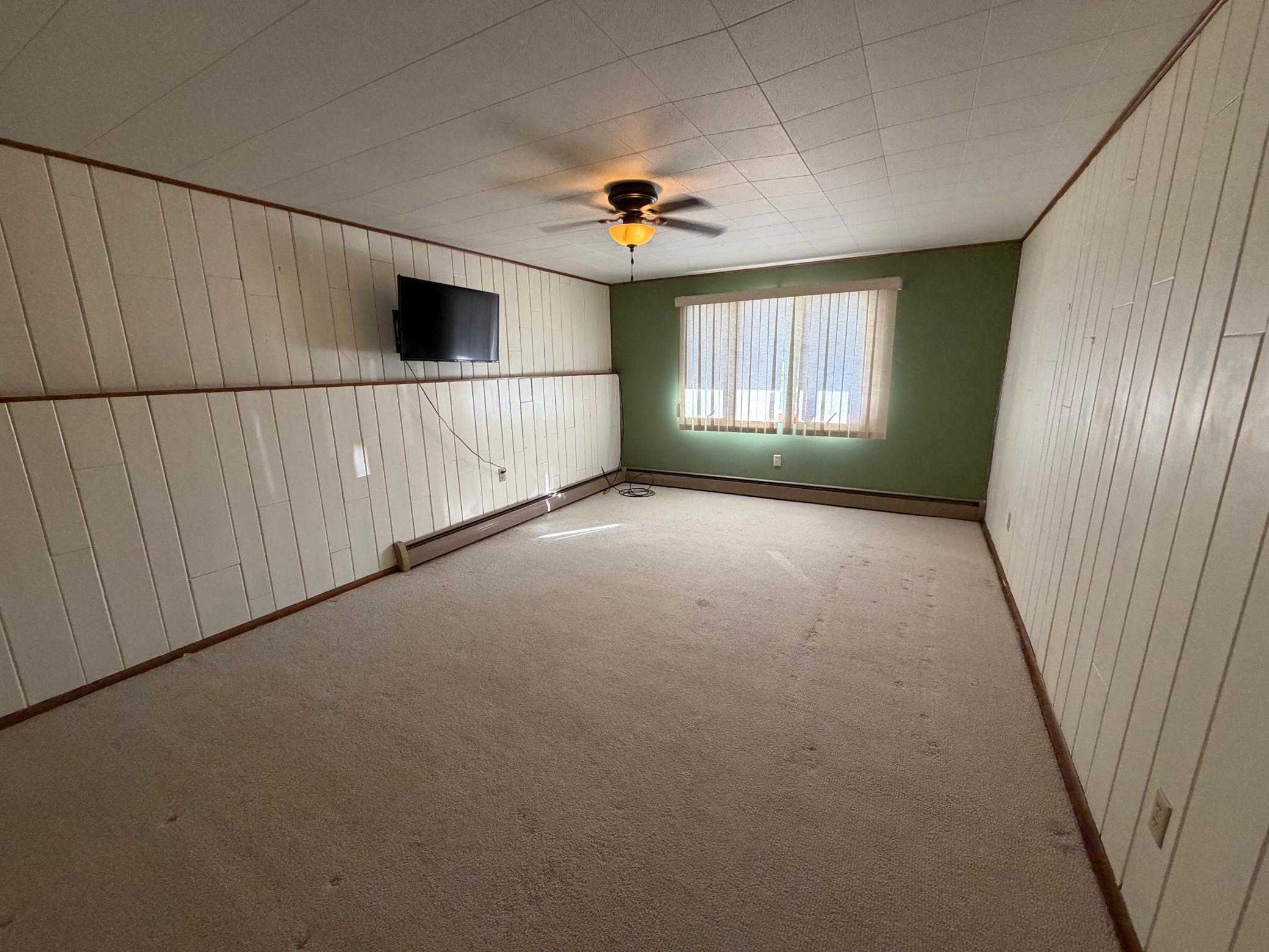 109 Oak Street S Property Photo 21