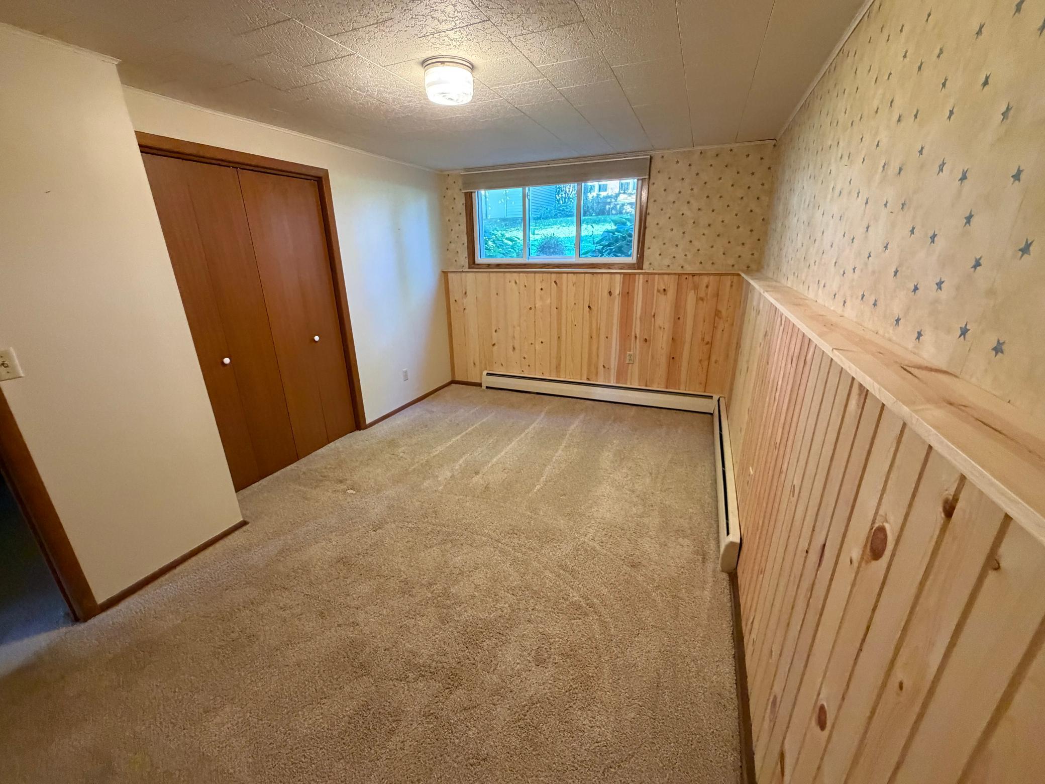 109 Oak Street S Property Photo 22