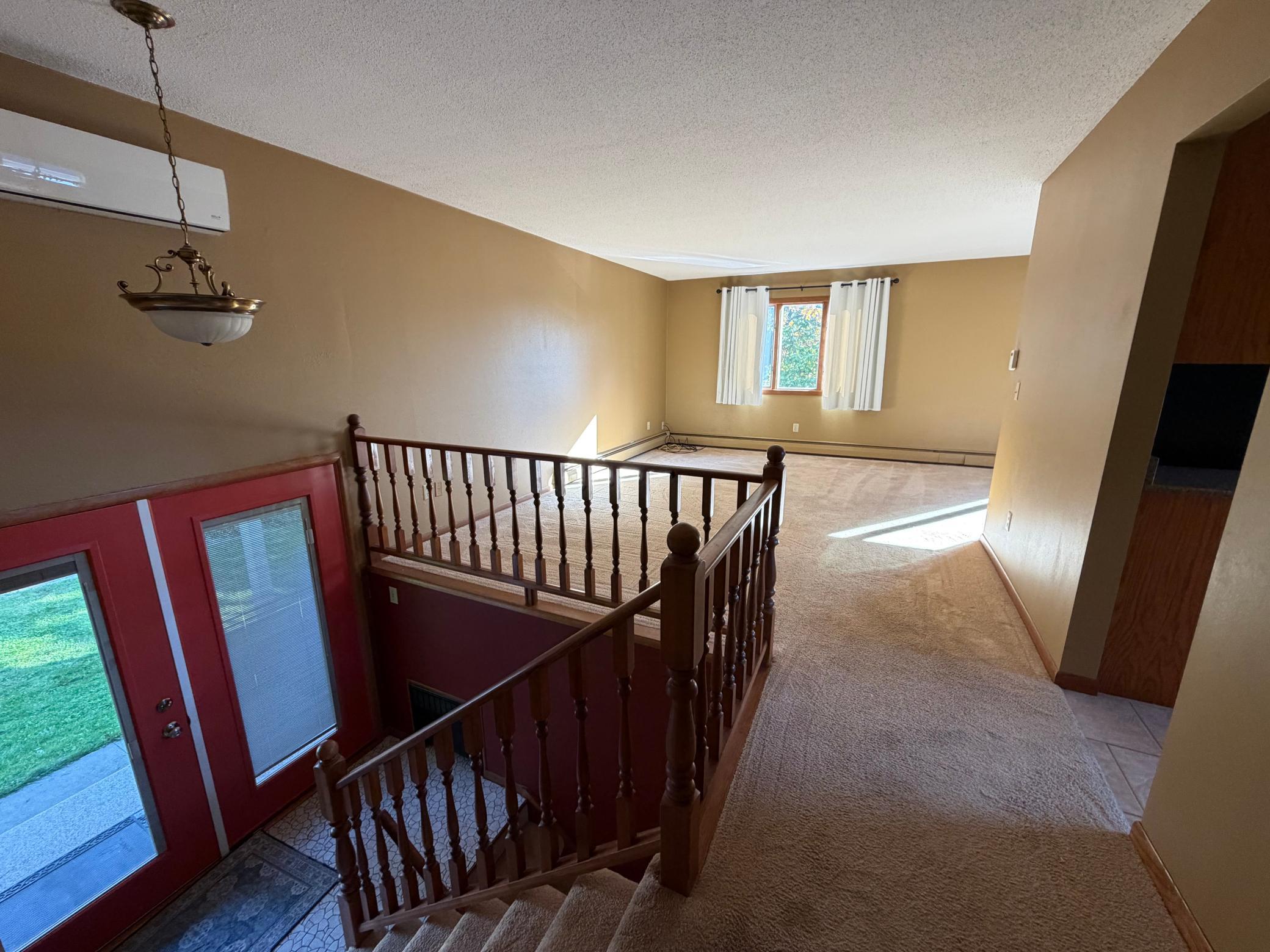 109 Oak Street S Property Photo 30