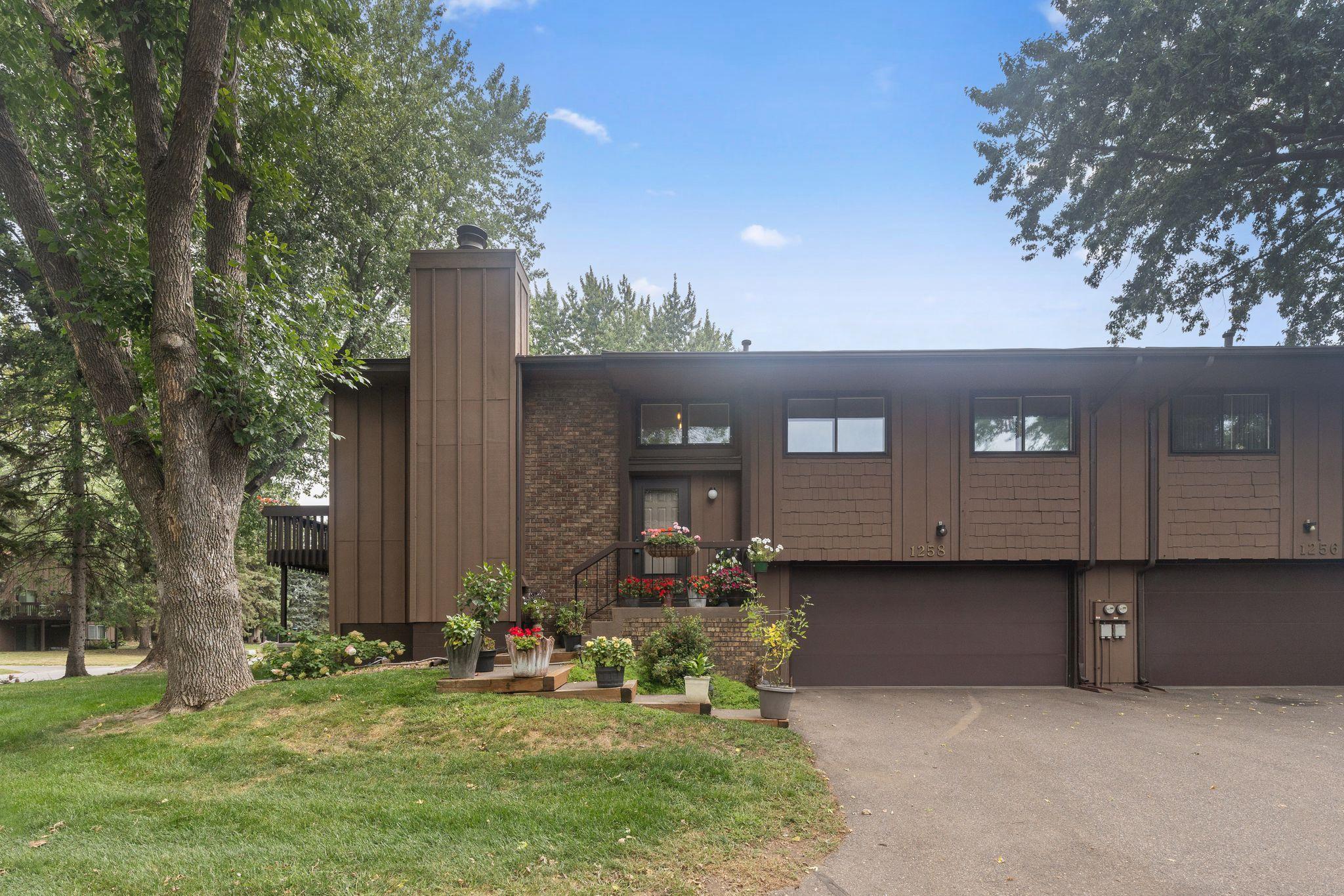 1258 Bridle Path Court Property Photo 1