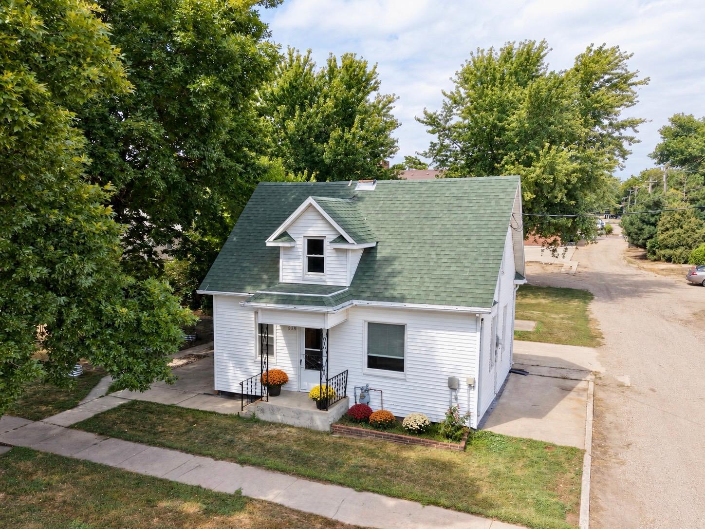 838 7th Street Property Photo 1