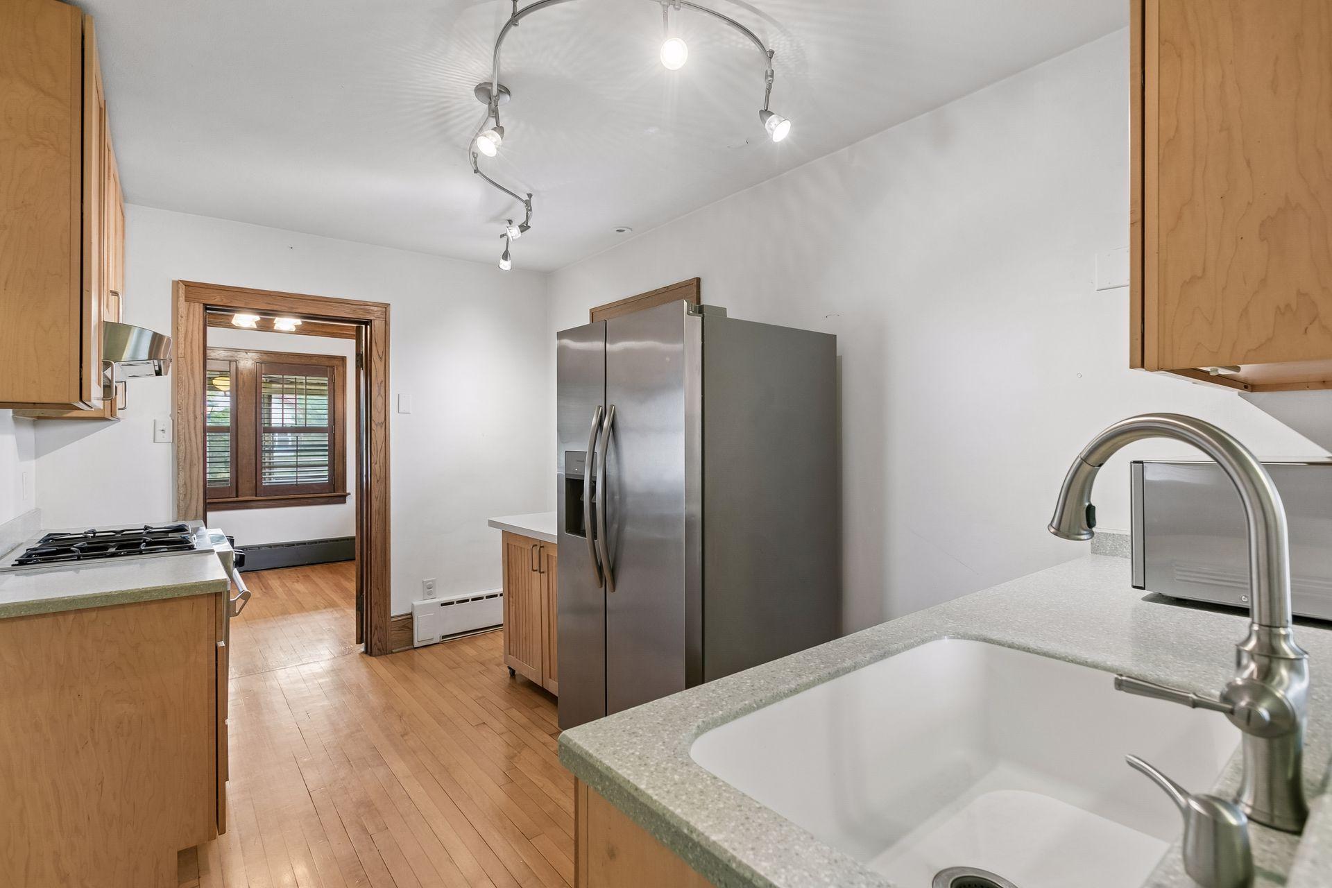 2043 Berkeley Avenue Property Photo 19