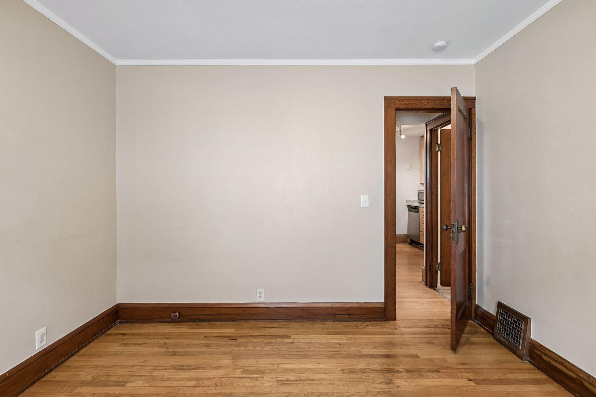 2043 Berkeley Avenue Property Photo 28