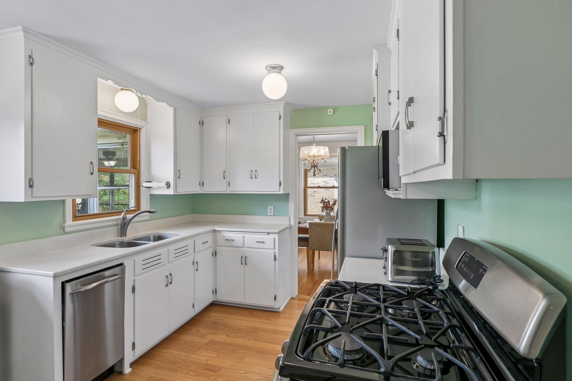 808 W 57th Street Property Photo 10
