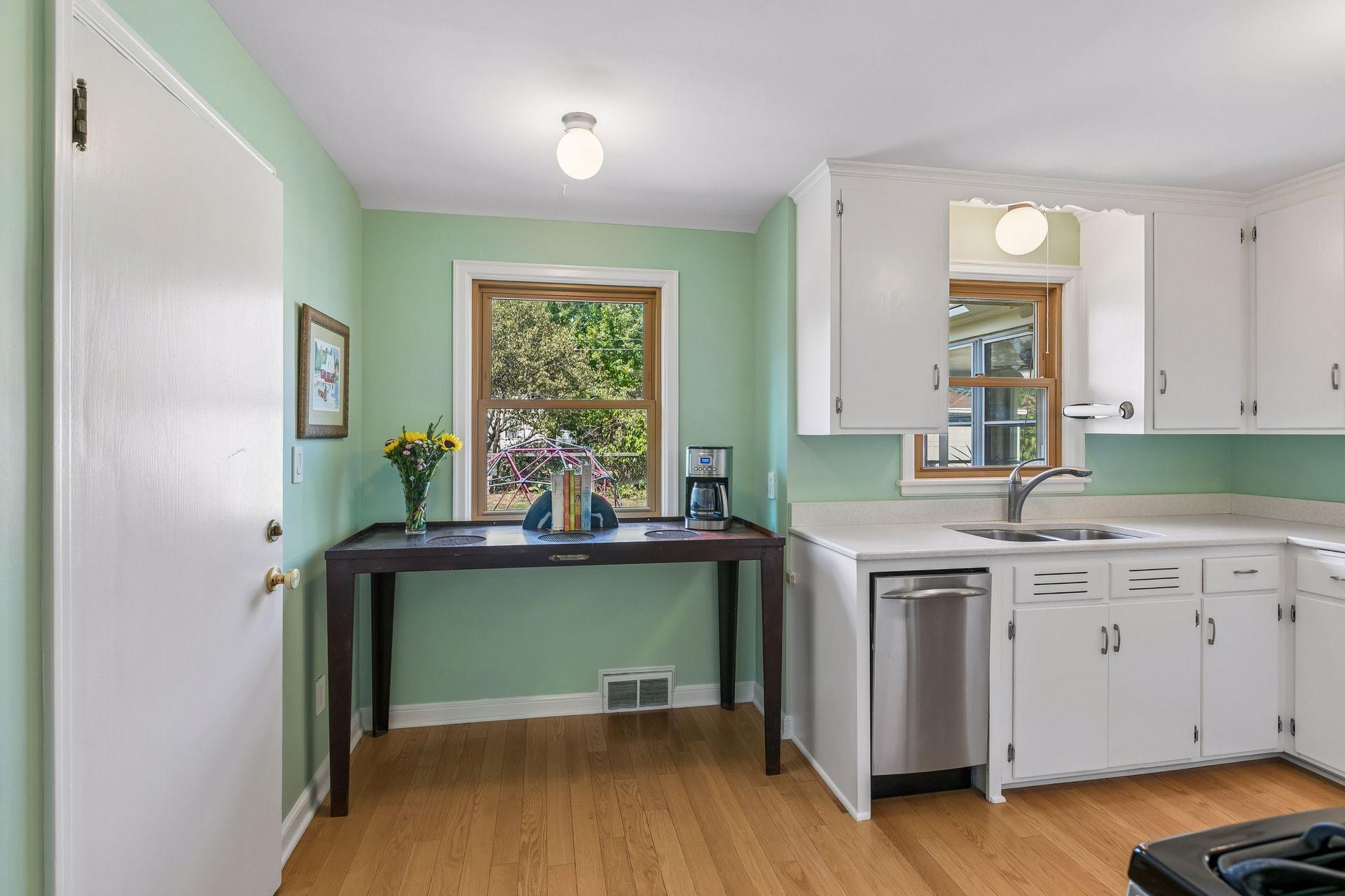 808 W 57th Street Property Photo 12
