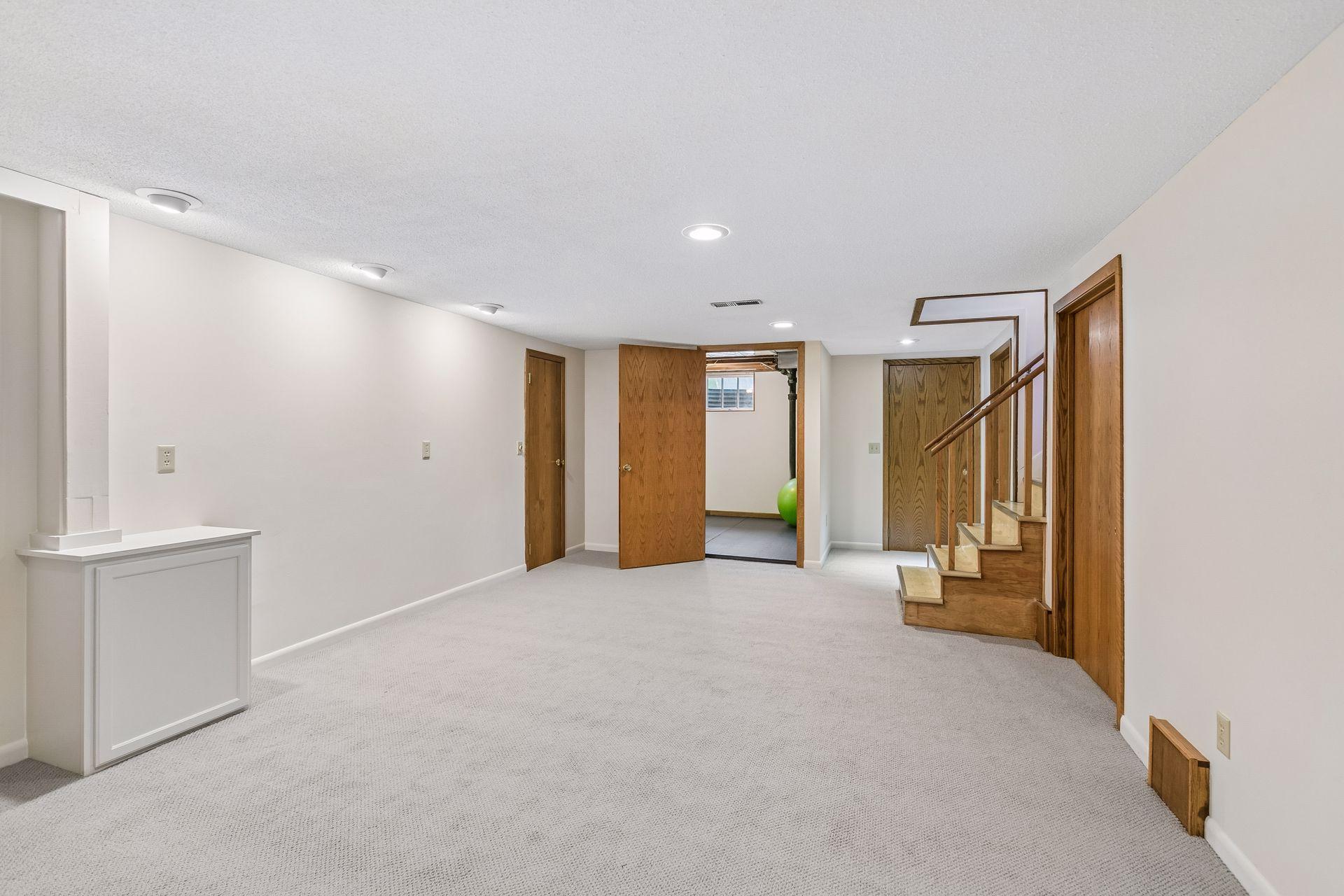 808 W 57th Street Property Photo 19
