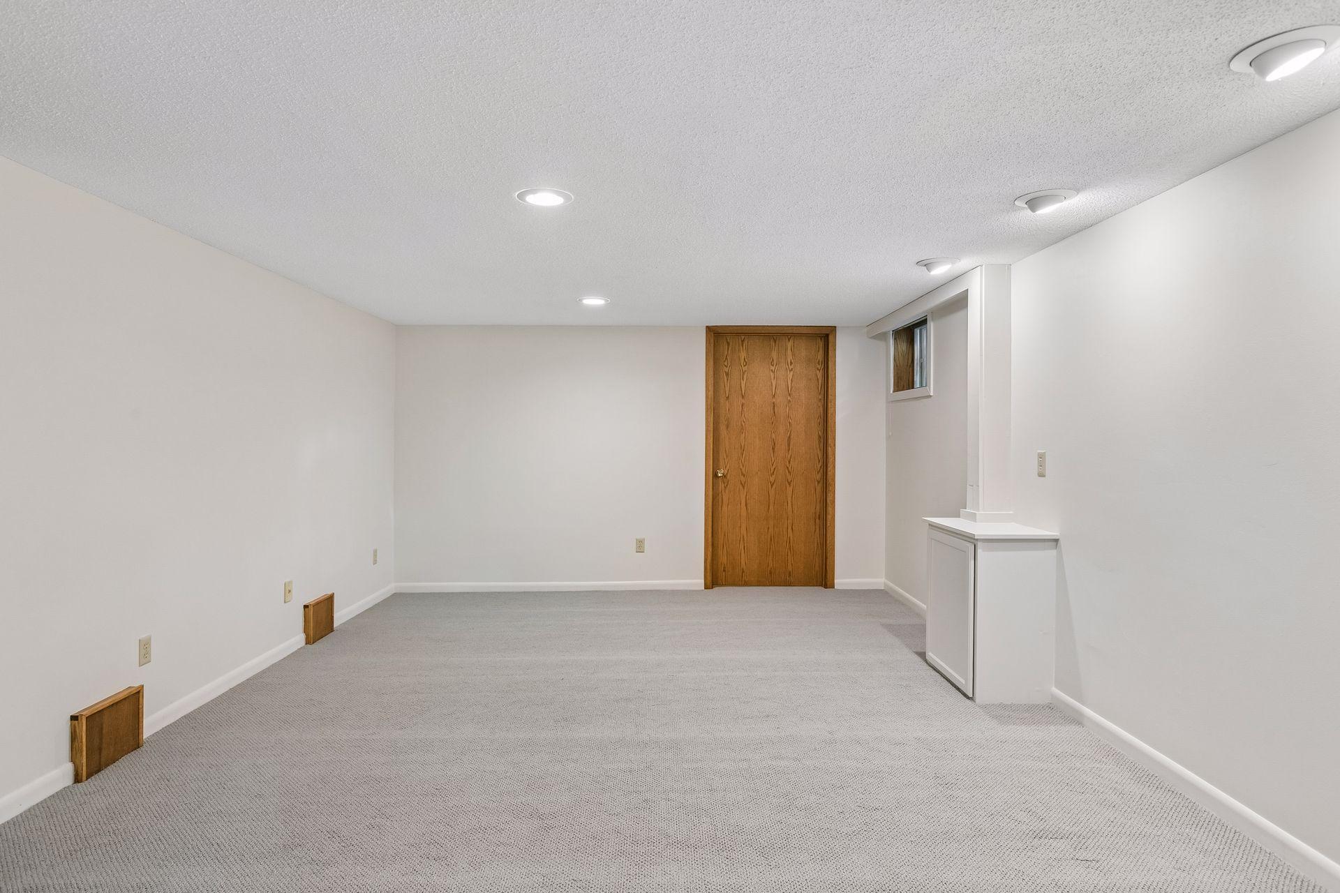 808 W 57th Street Property Photo 20