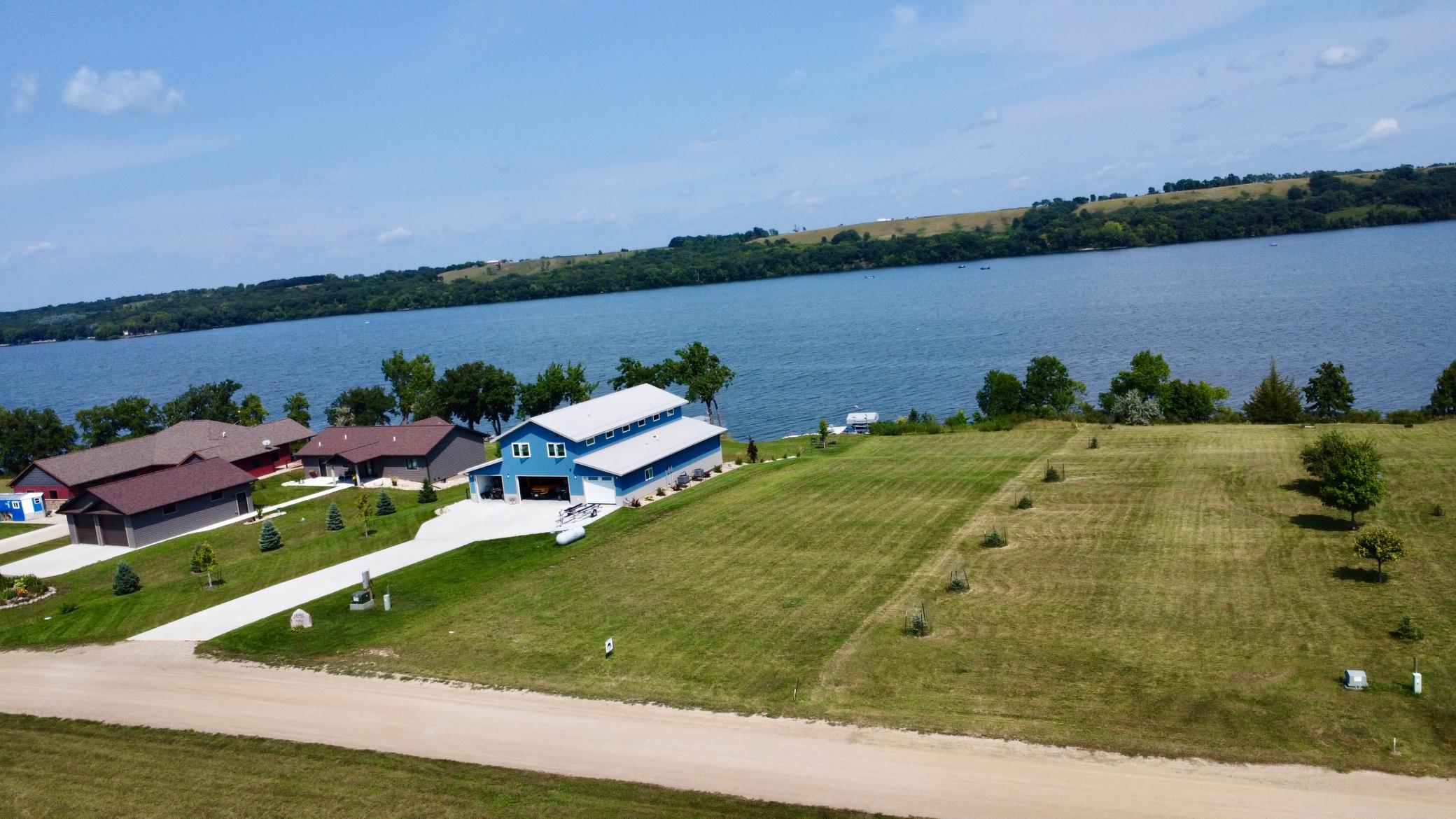 13342 Waters Edge Property Photo 4